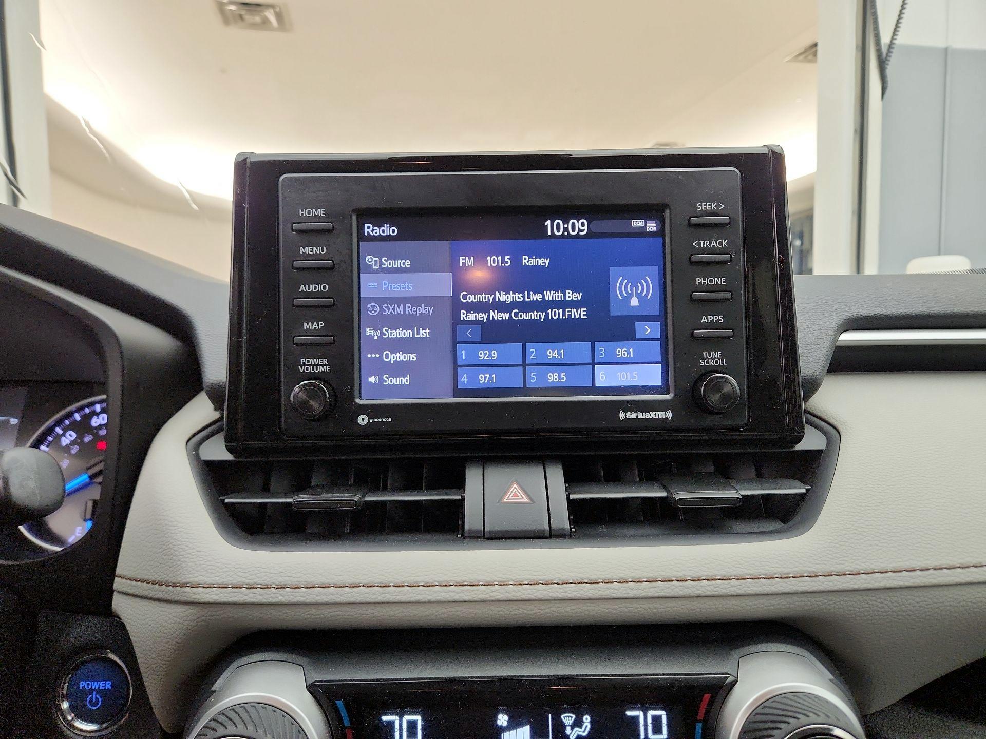 Thumbnail: 2021 Toyota RAV4 - 15