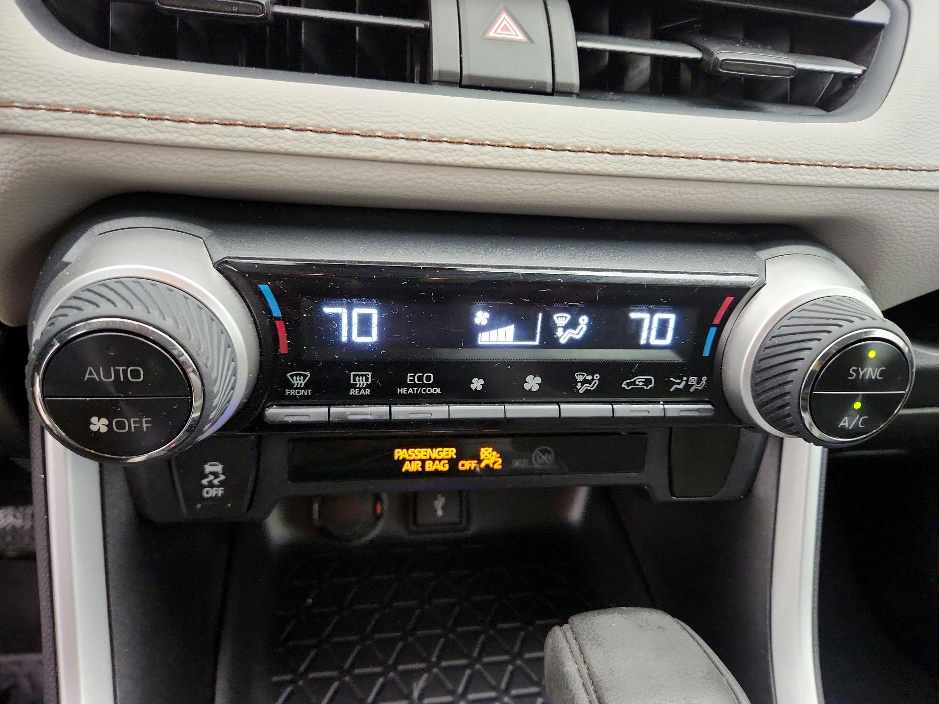 Thumbnail: 2021 Toyota RAV4 - 16