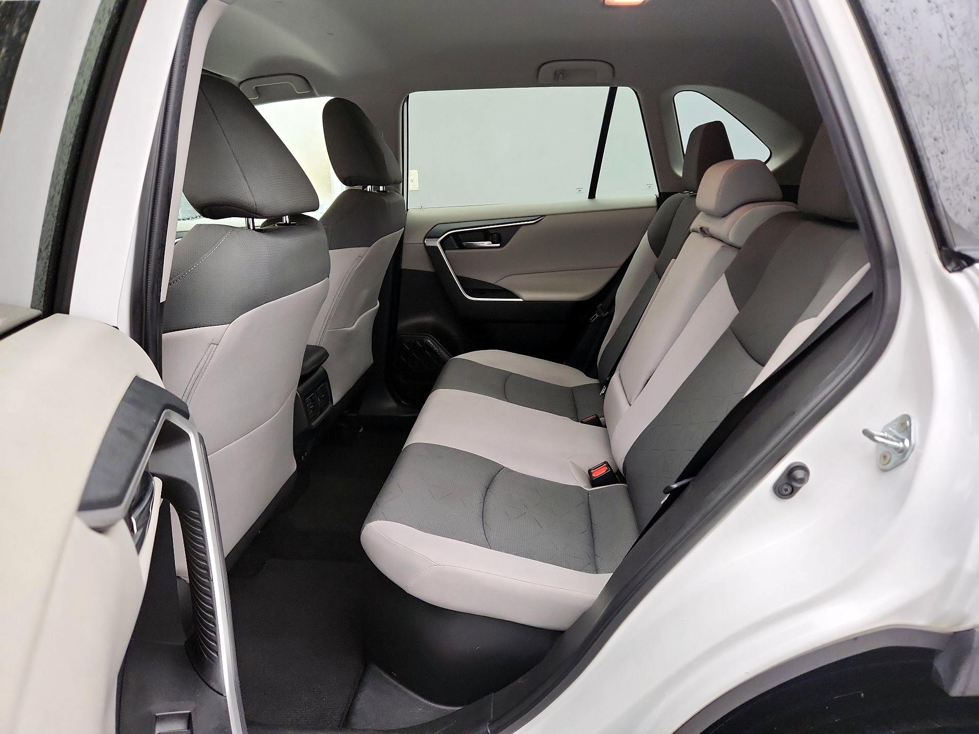 Thumbnail: 2021 Toyota RAV4 - 19