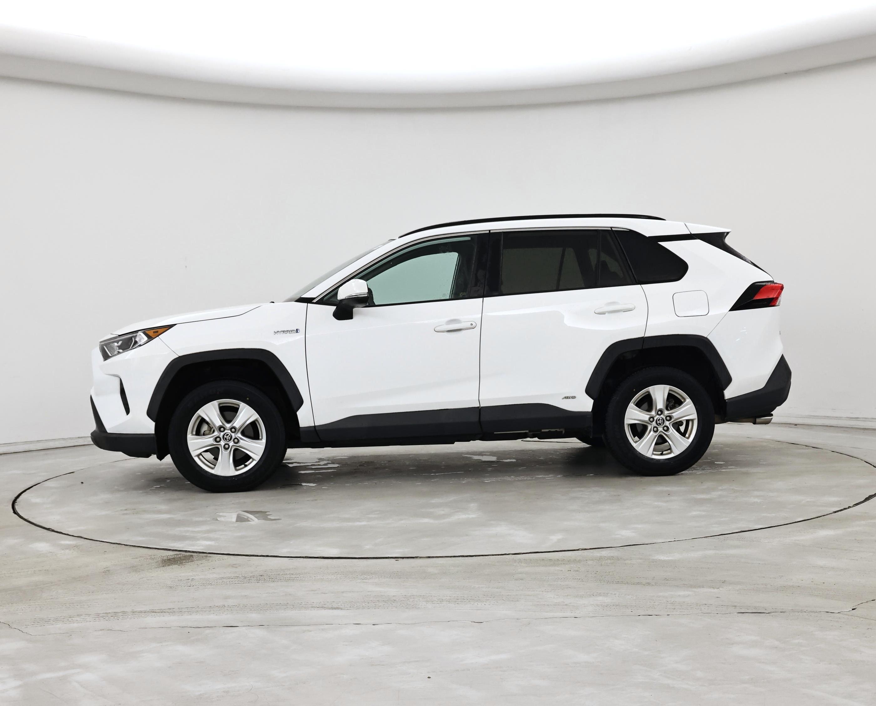 Thumbnail: 2021 Toyota RAV4 - 3