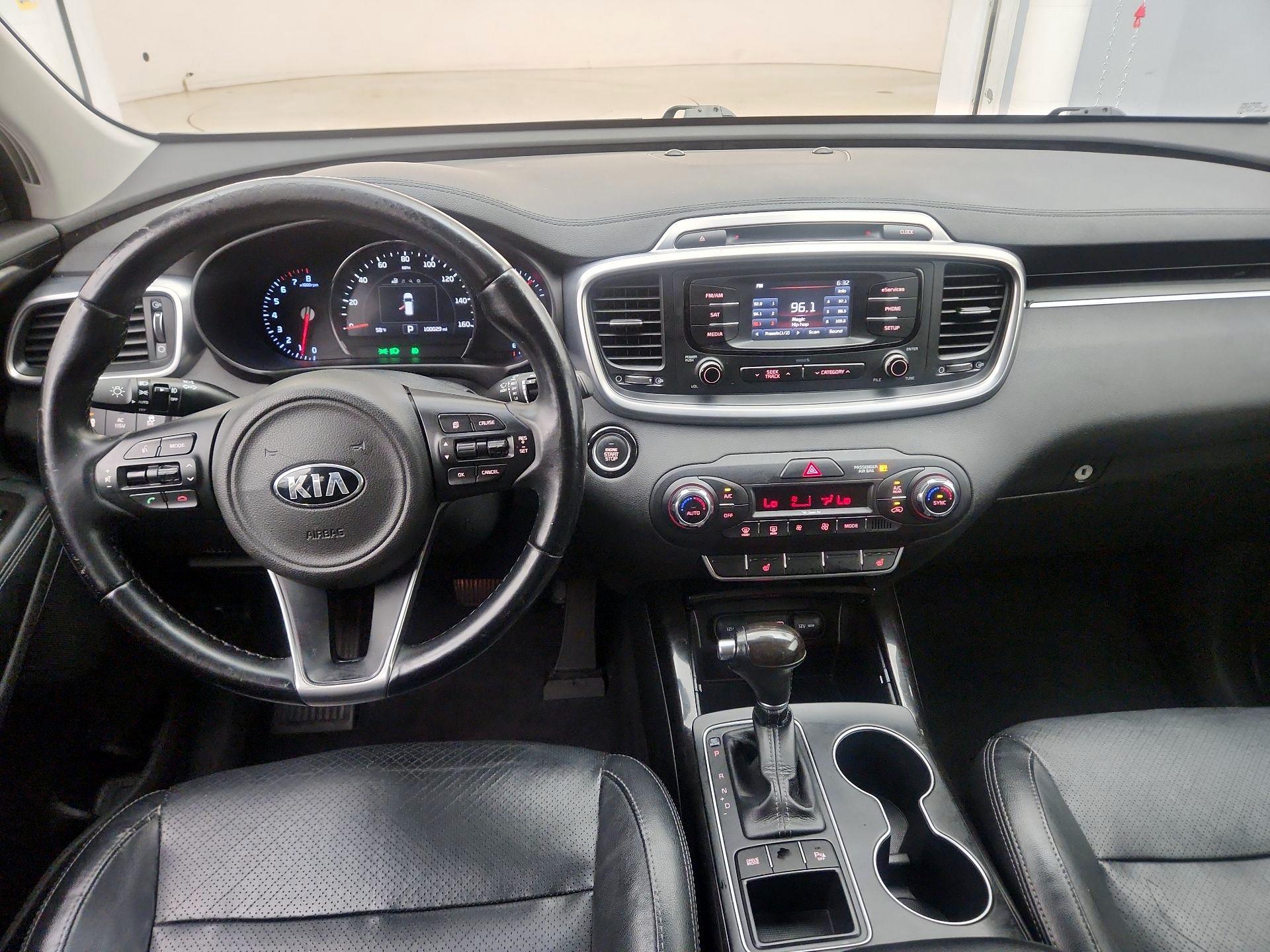 Thumbnail: 2016 Kia Sorento - 9