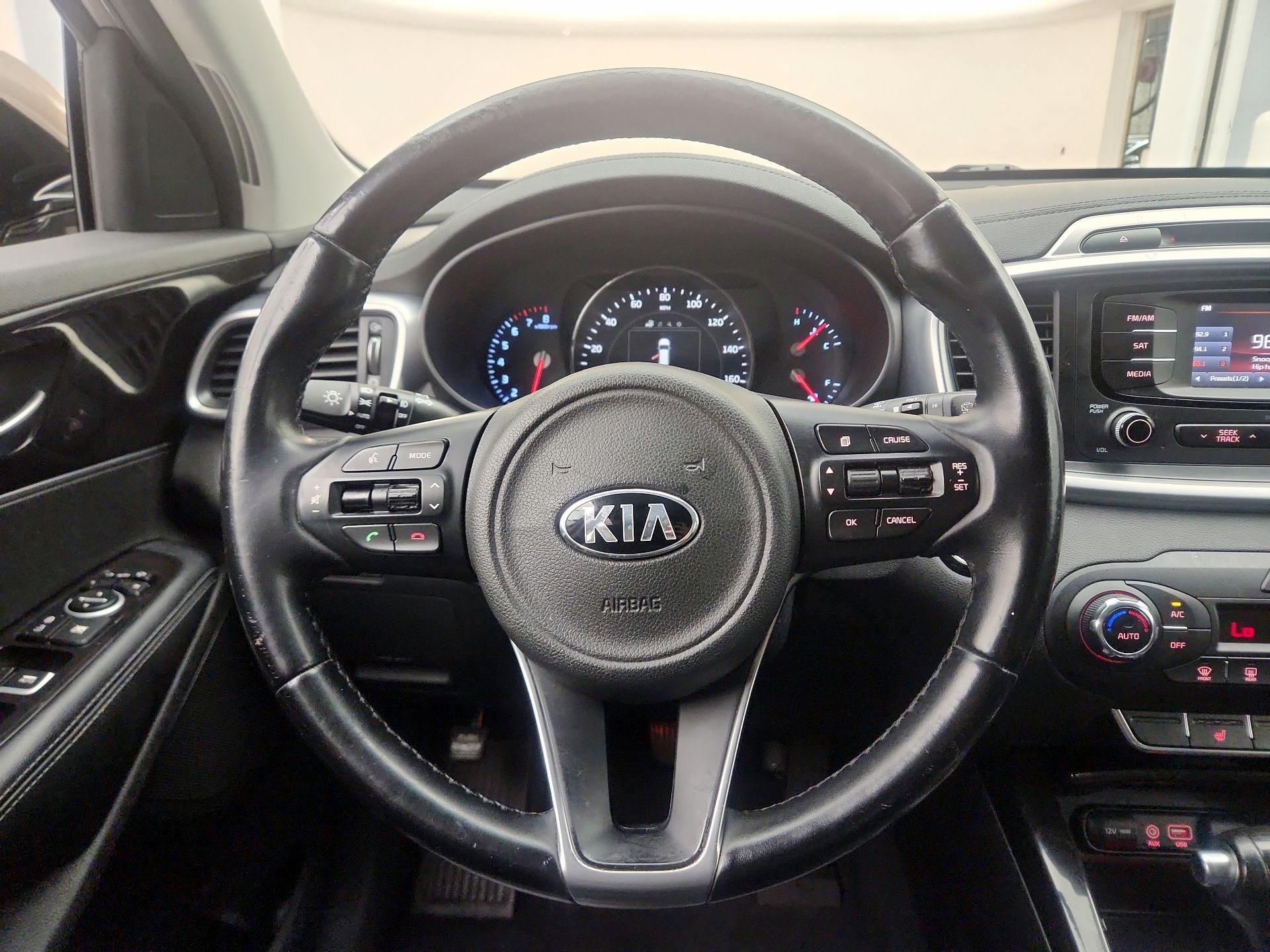Thumbnail: 2016 Kia Sorento - 10
