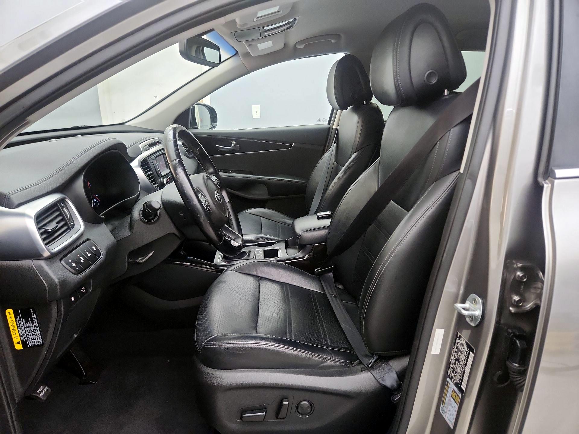 Thumbnail: 2016 Kia Sorento - 11