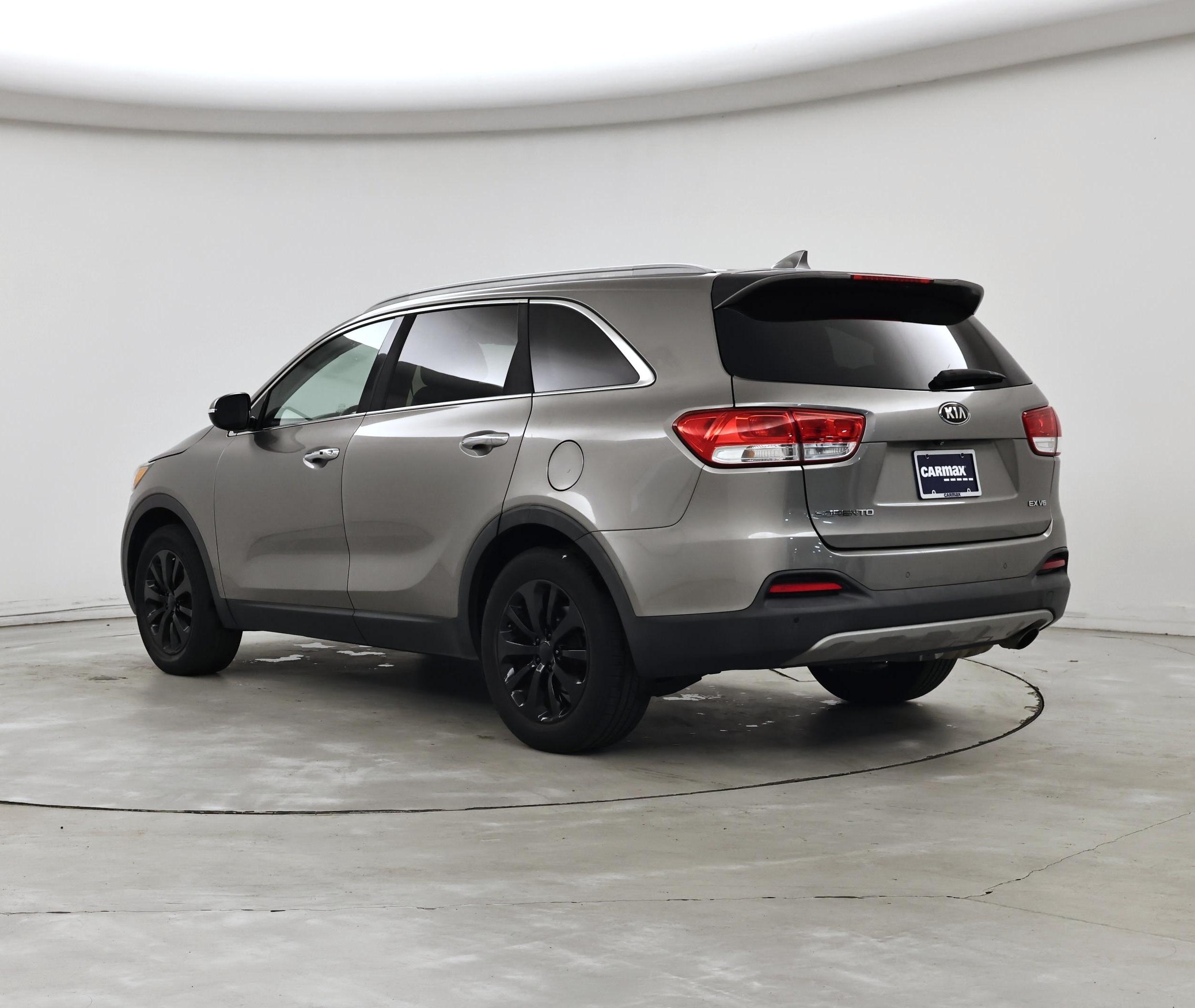 Thumbnail: 2016 Kia Sorento - 2