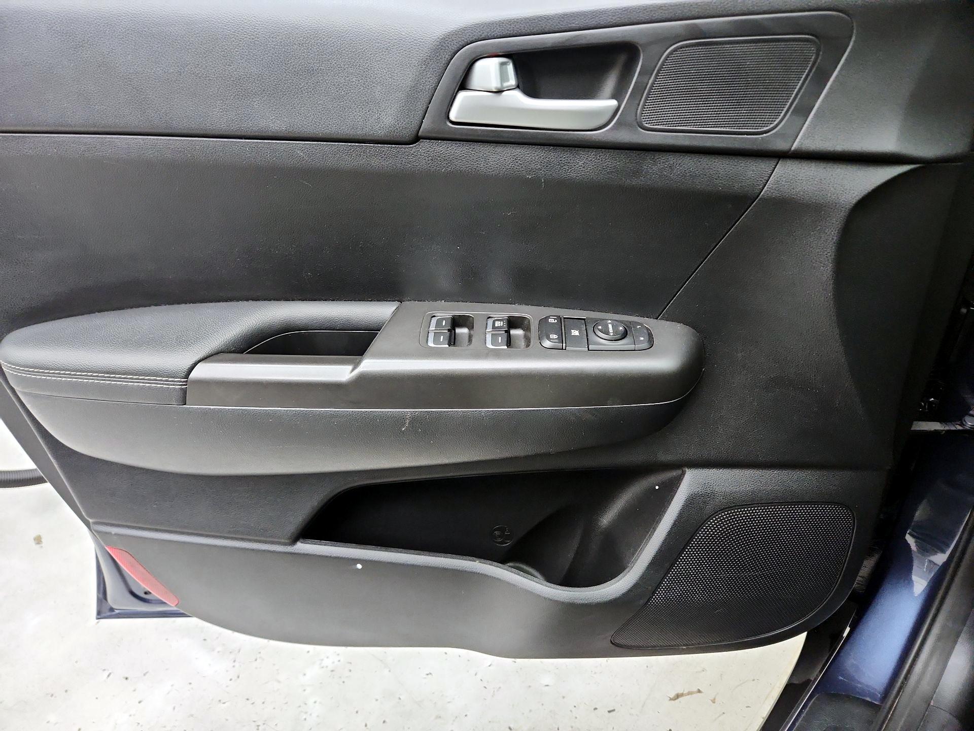 Thumbnail: 2020 Kia Sportage - 12