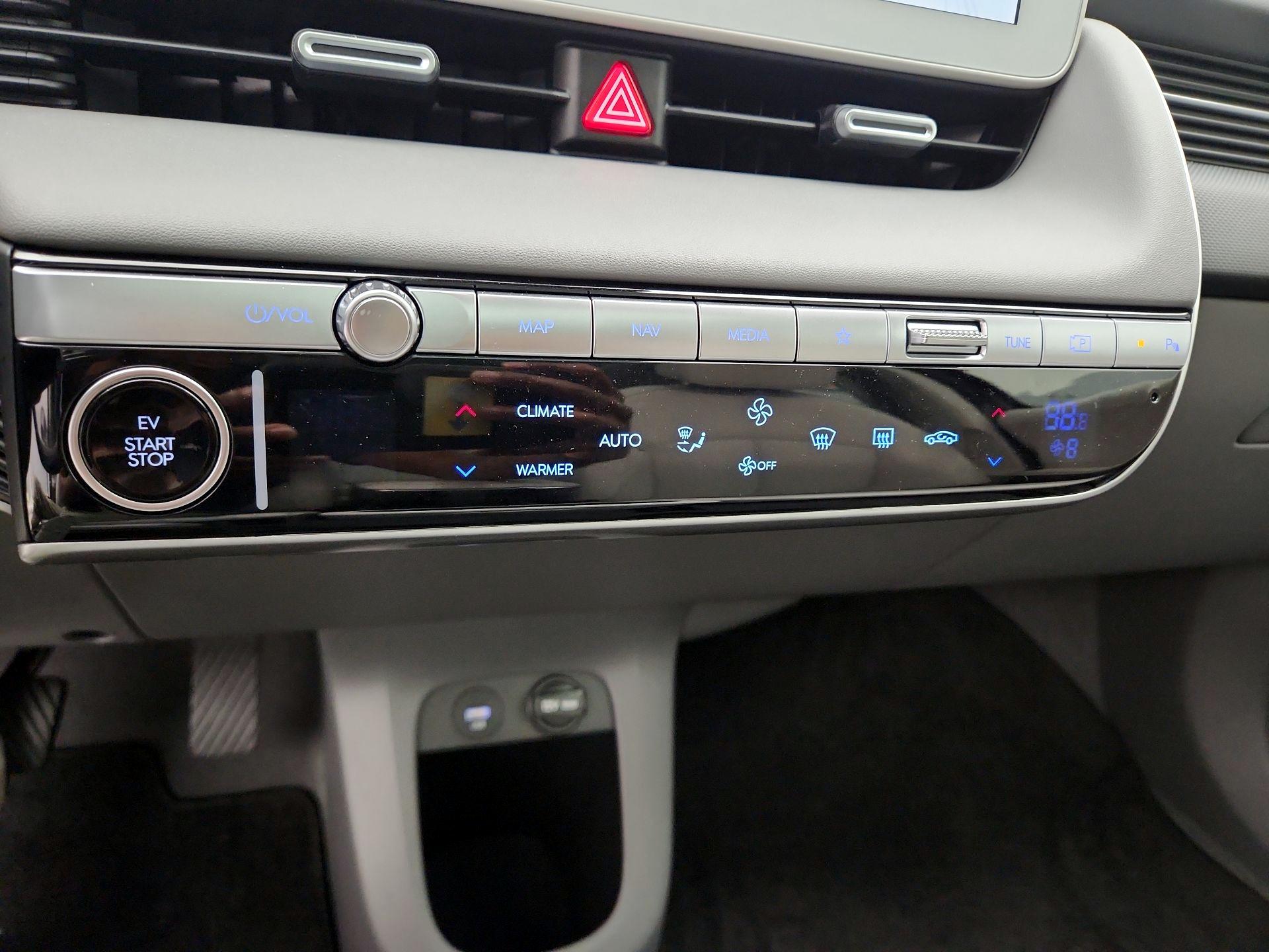 Thumbnail: 2024 Hyundai Ioniq 5 - 17