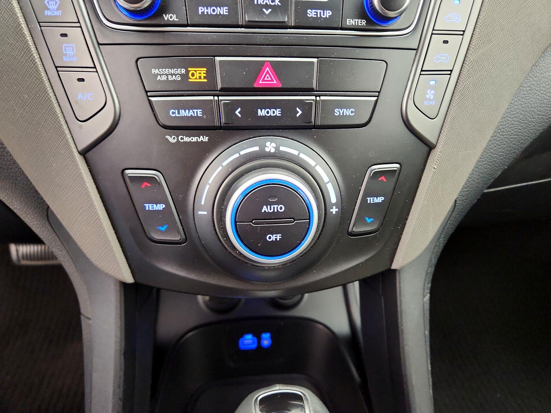 Thumbnail: 2017 Hyundai Santa Fe - 17