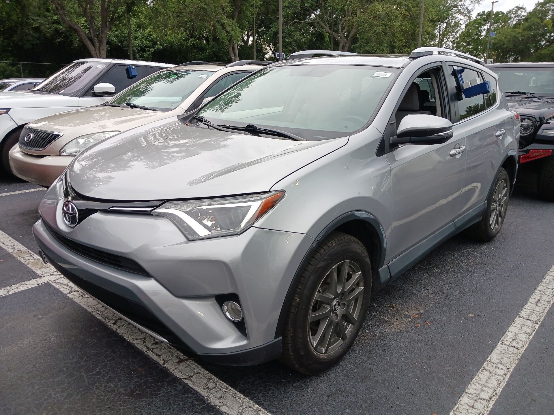 Thumbnail: 2016 Toyota RAV4 - 2