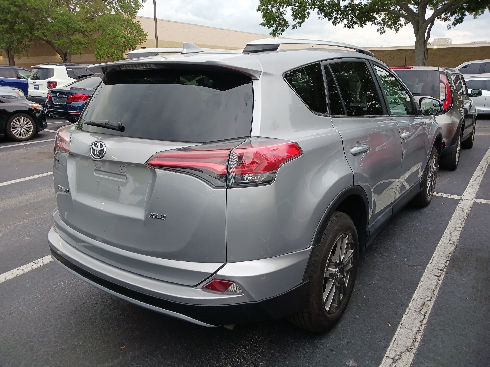 Thumbnail: 2016 Toyota RAV4 - 3