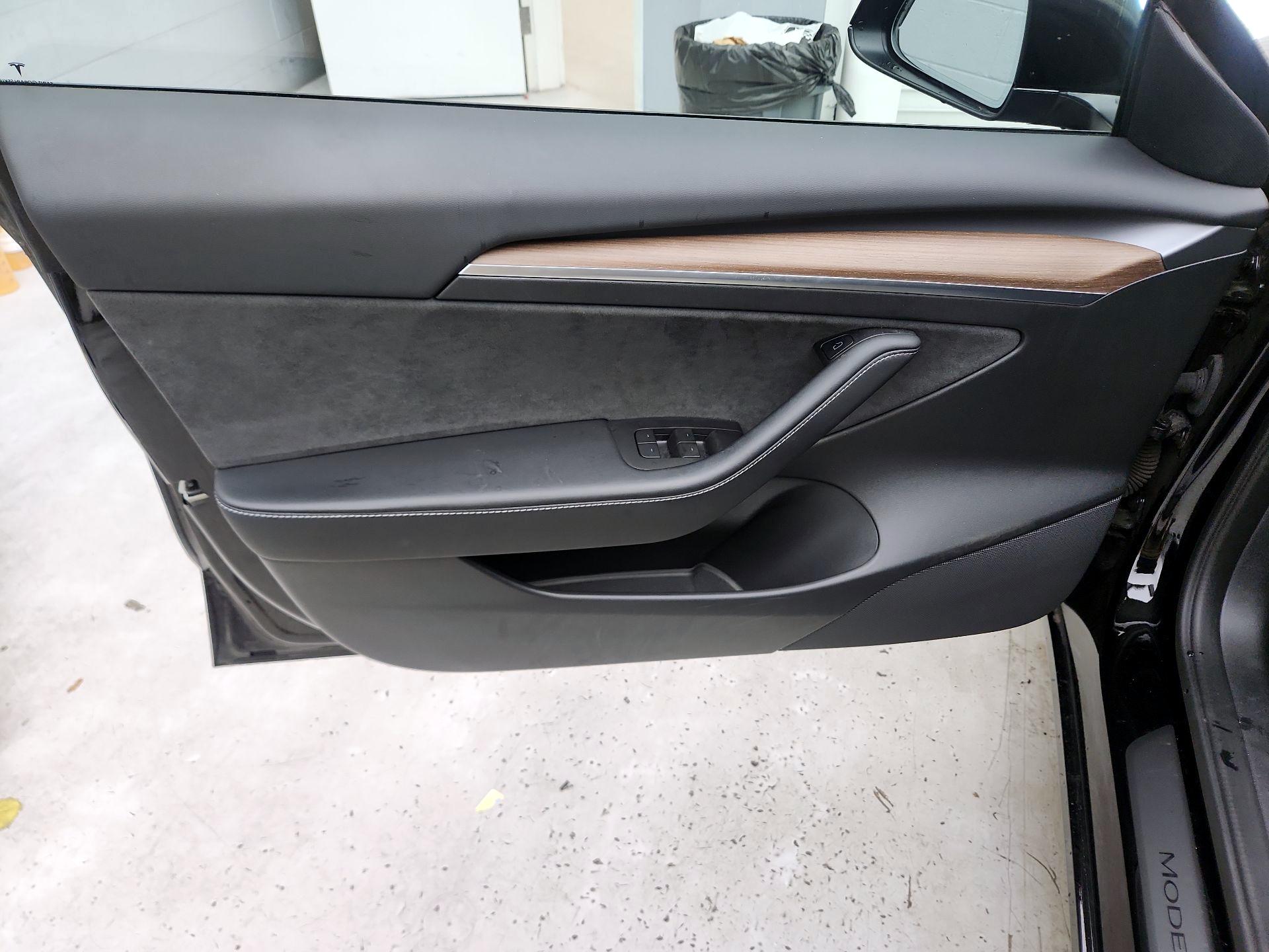 Thumbnail: 2022 Tesla Model 3 - 12