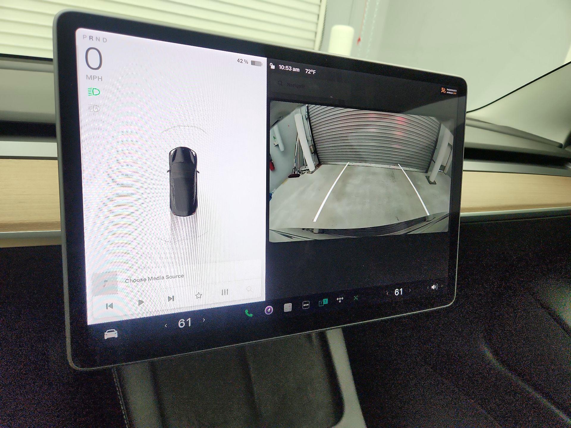 Thumbnail: 2022 Tesla Model 3 - 14