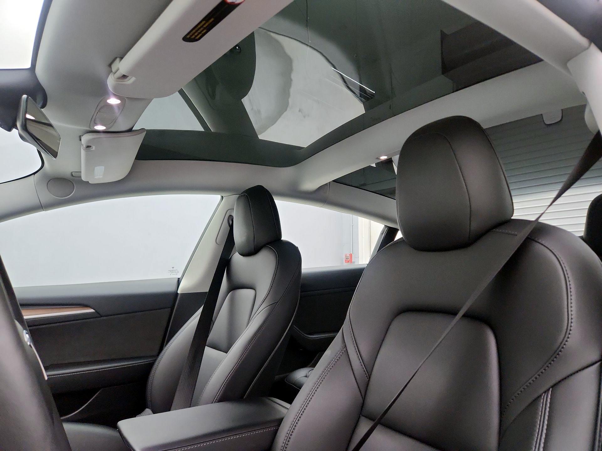 Thumbnail: 2022 Tesla Model 3 - 19