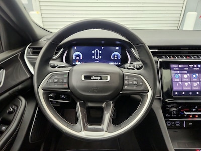 Steering Wheel & Instrument Cluster (On)