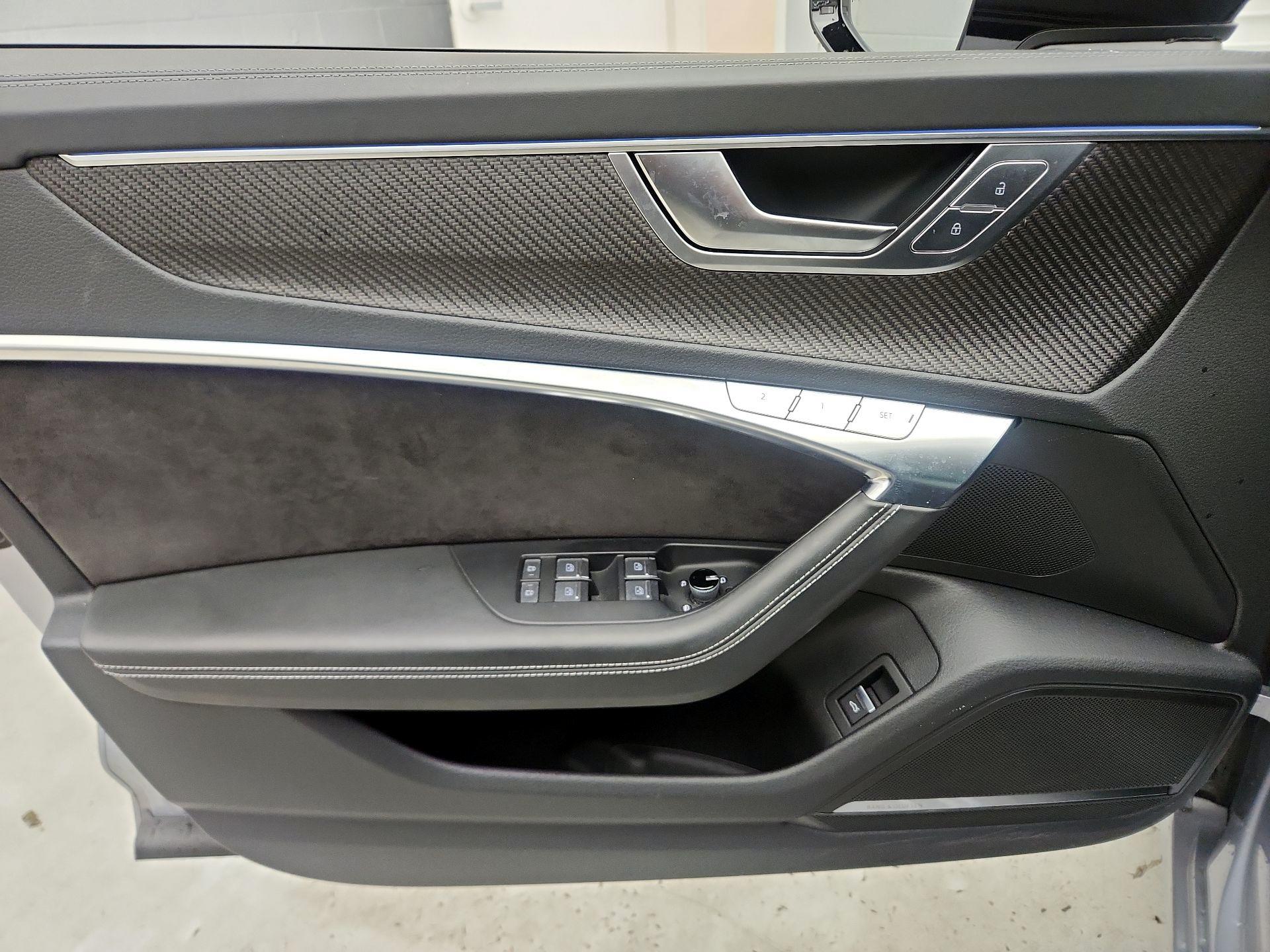 Thumbnail: 2020 Audi S6 - 12