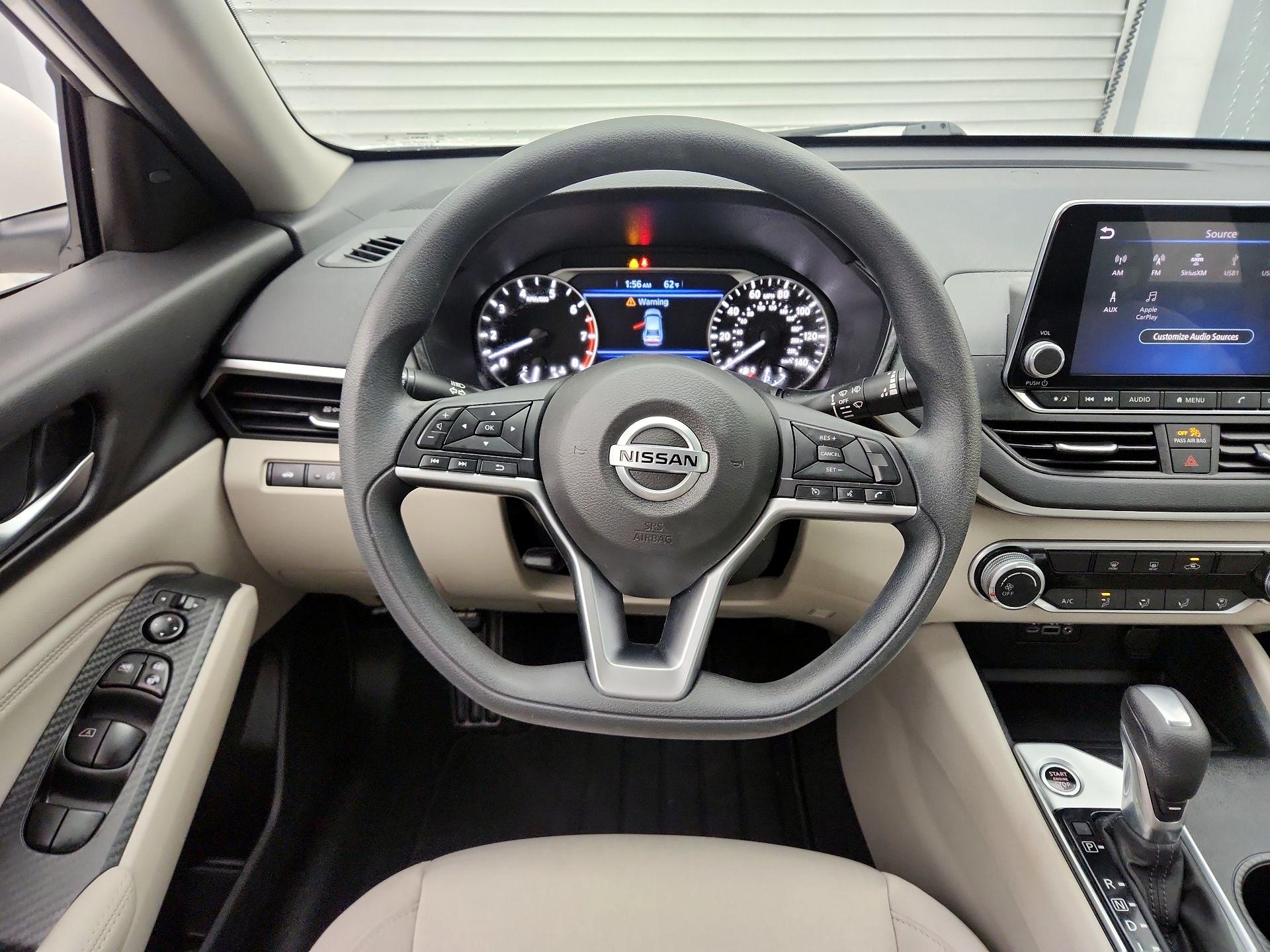 Thumbnail: 2020 Nissan Altima - 10