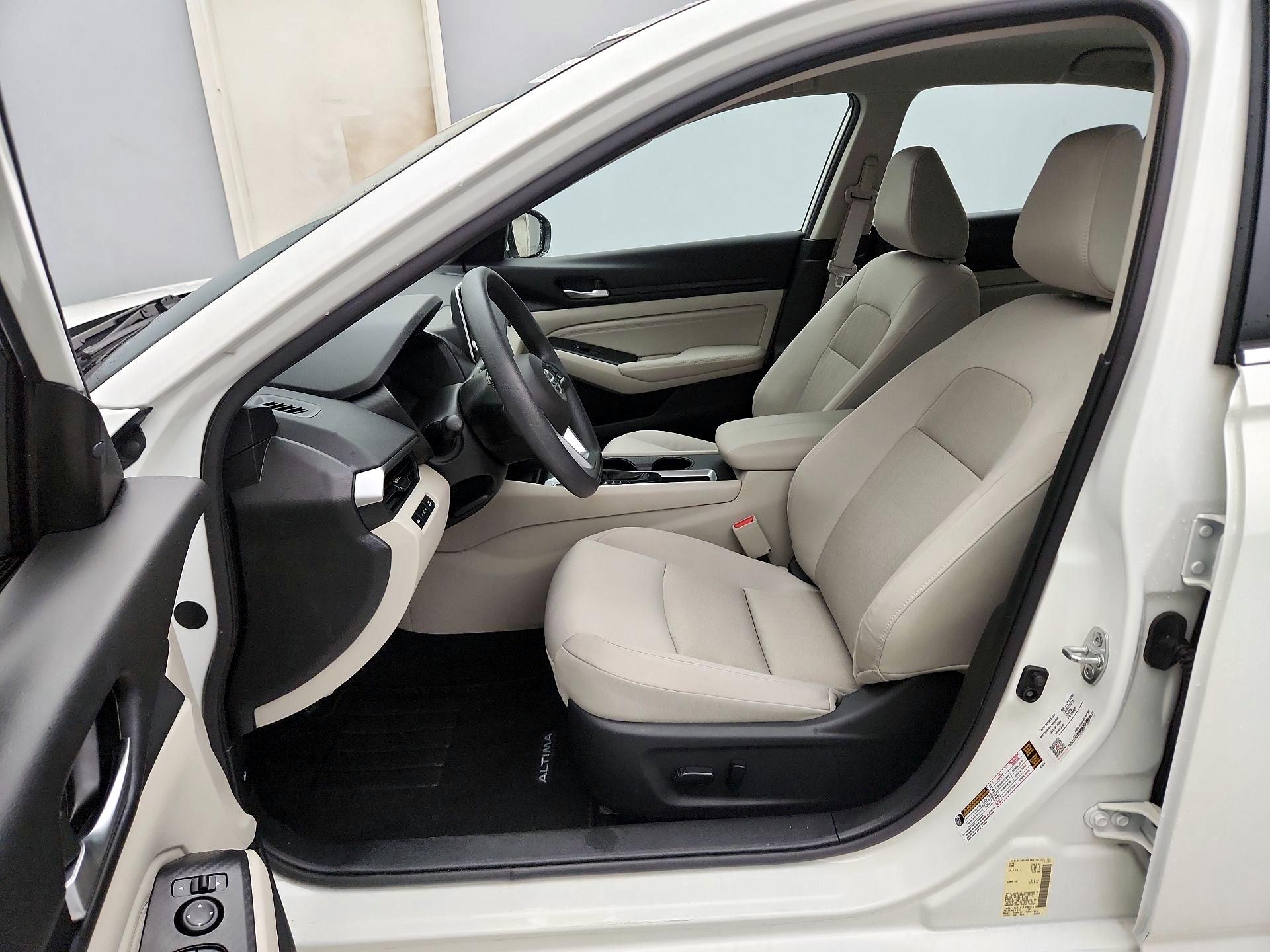 Thumbnail: 2020 Nissan Altima - 11