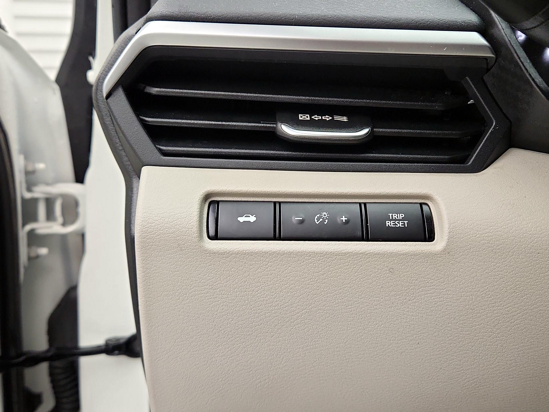 Thumbnail: 2020 Nissan Altima - 13