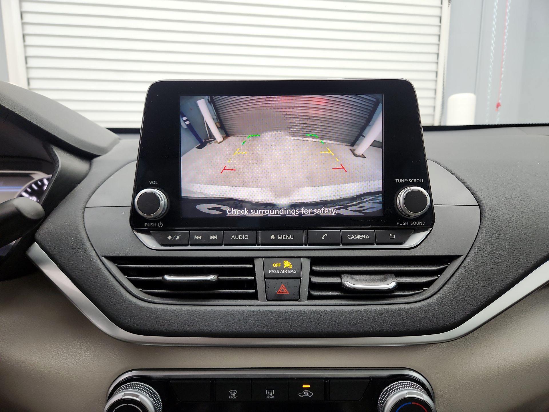 Thumbnail: 2020 Nissan Altima - 14