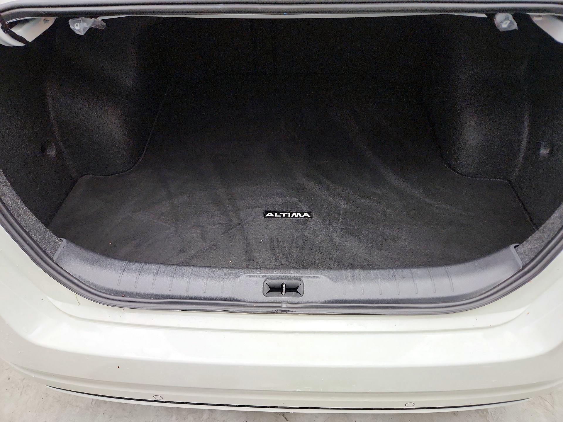 Thumbnail: 2020 Nissan Altima - 20