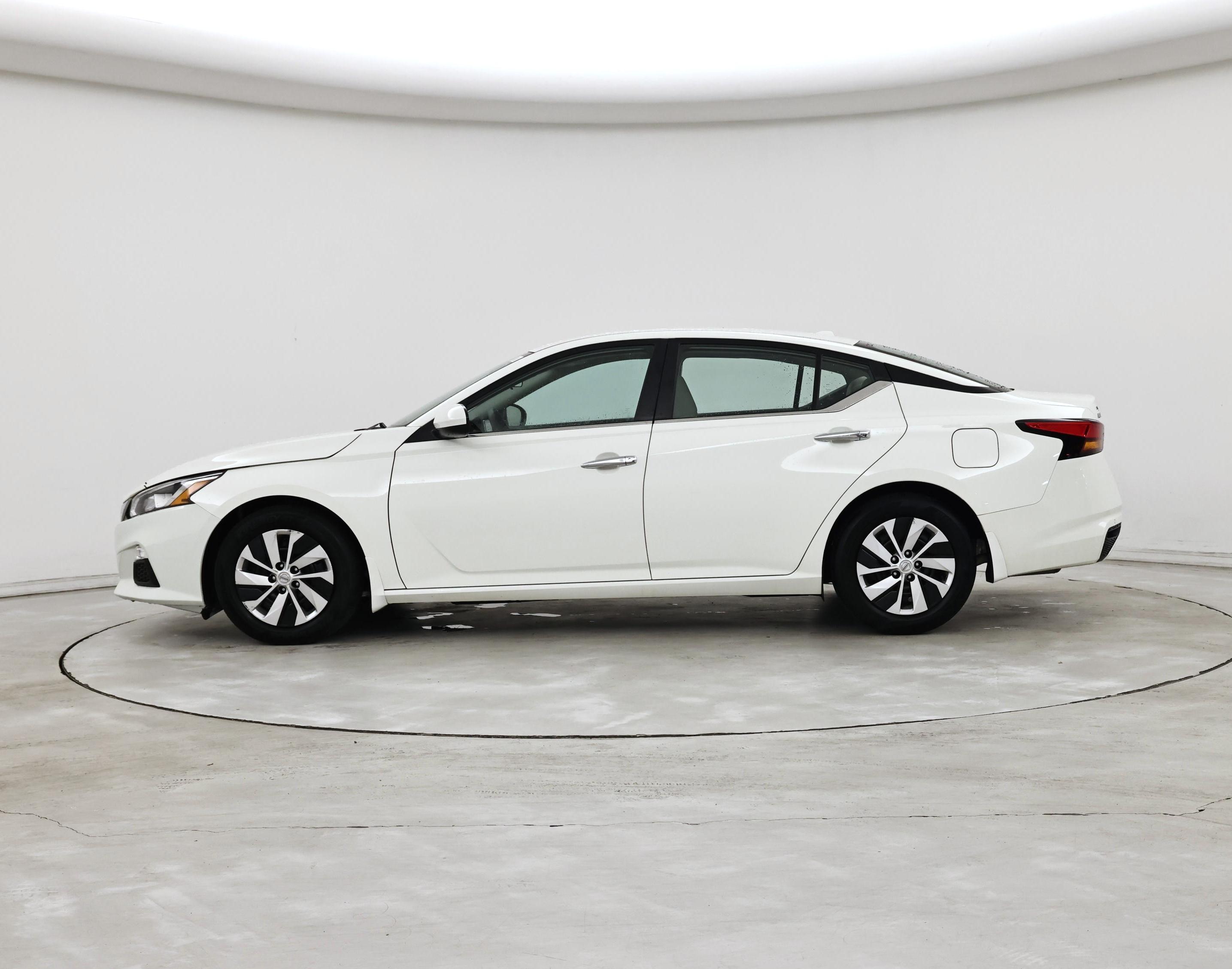 Thumbnail: 2020 Nissan Altima - 3