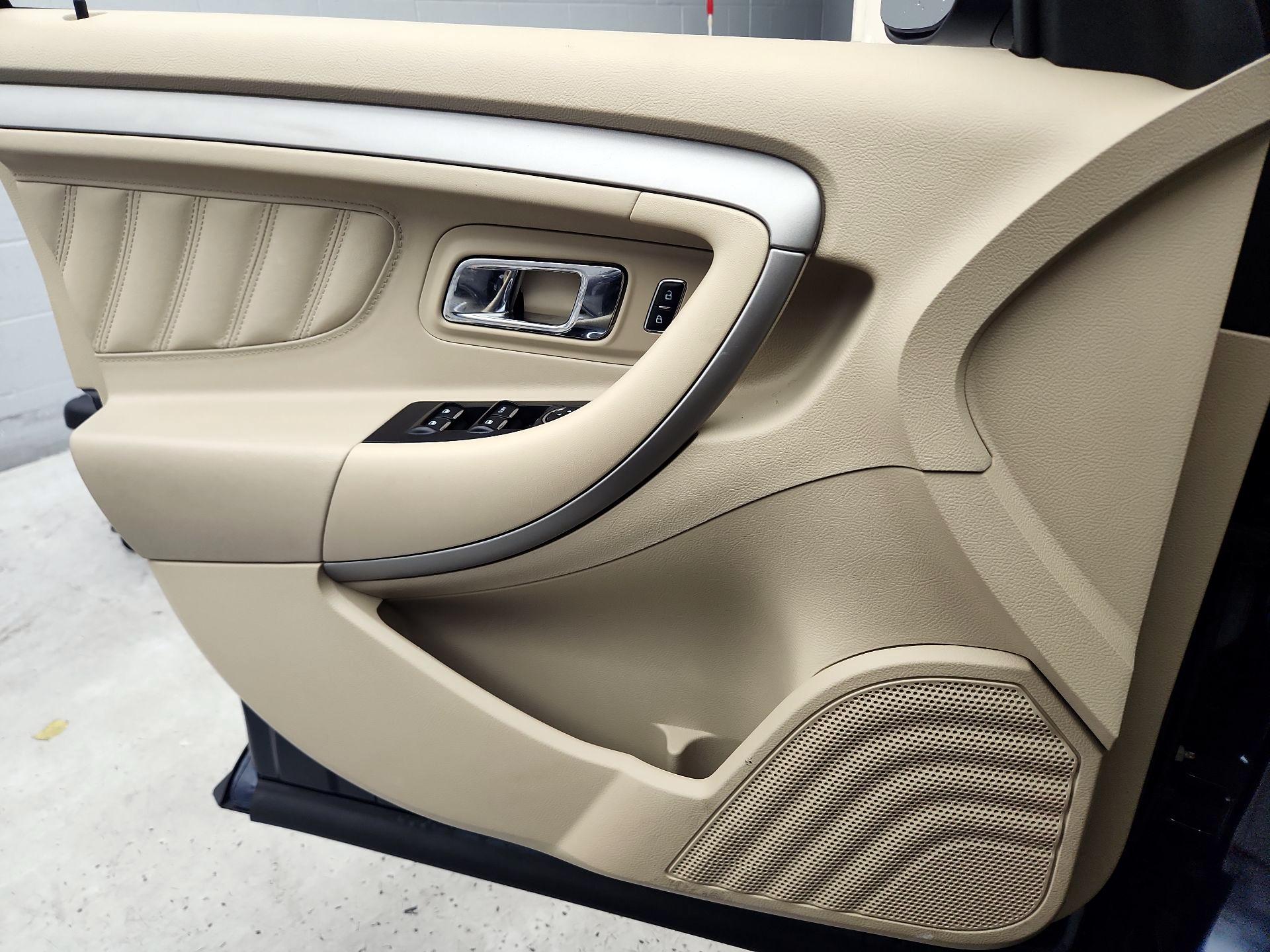 Thumbnail: 2017 Ford Taurus - 12