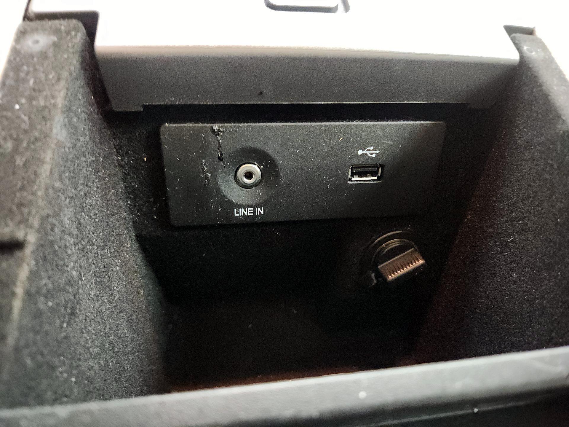 Thumbnail: 2017 Ford Taurus - 18