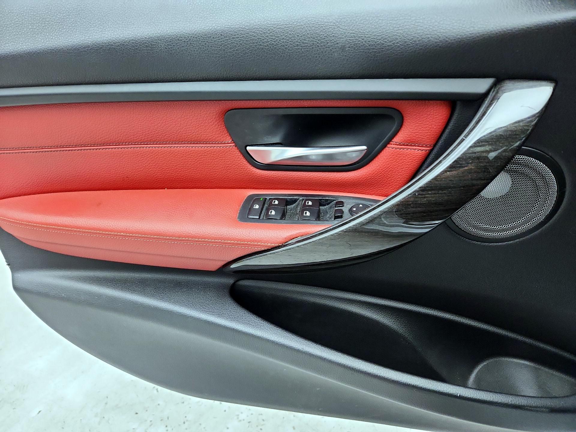 Thumbnail: 2015 BMW 3 Series - 12