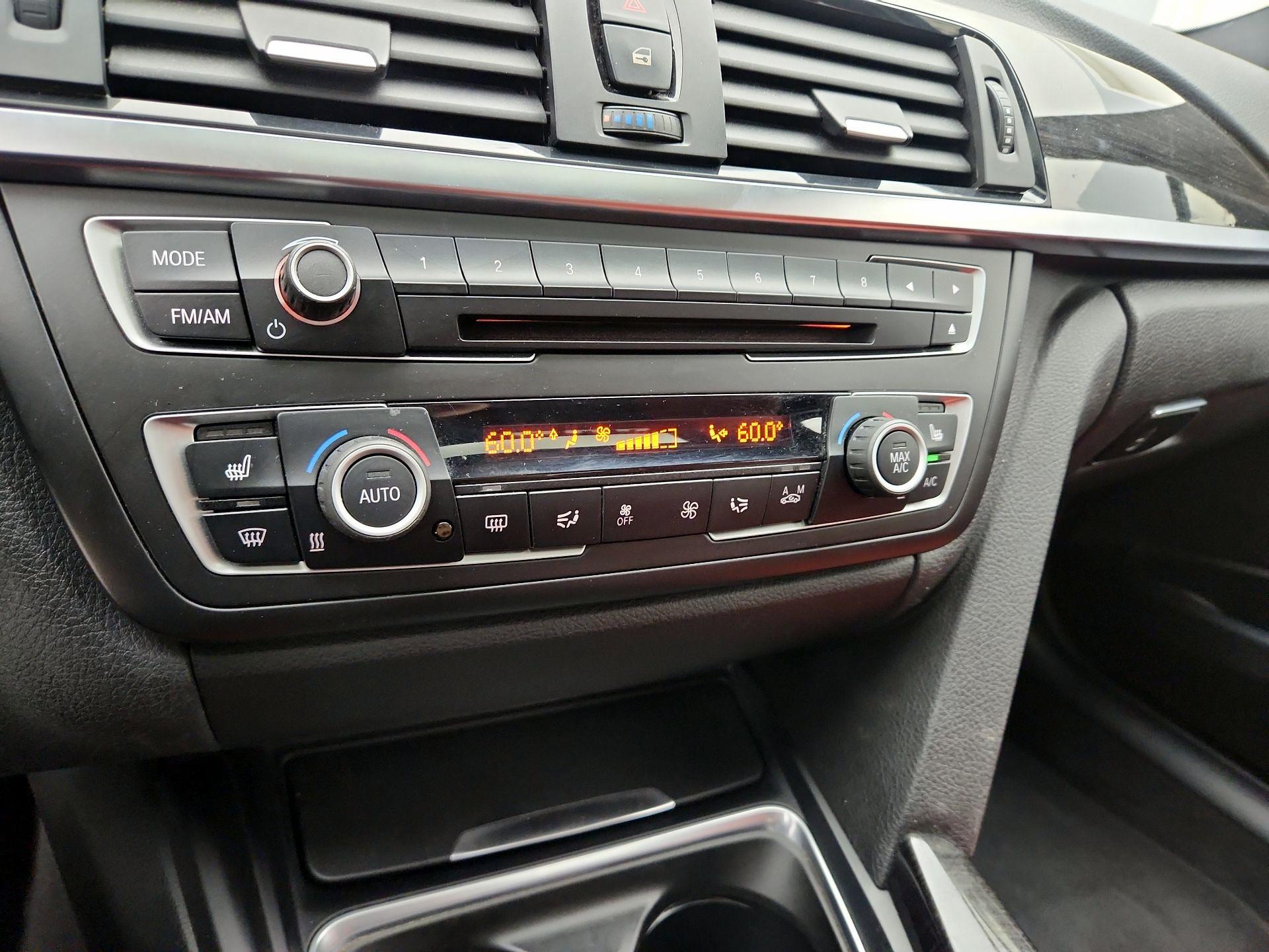 Thumbnail: 2015 BMW 3 Series - 17