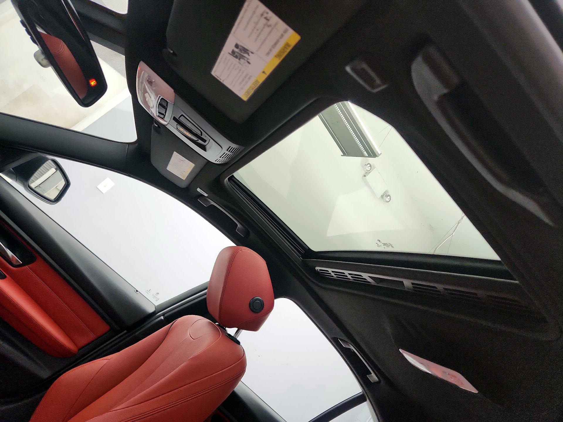 Thumbnail: 2015 BMW 3 Series - 20