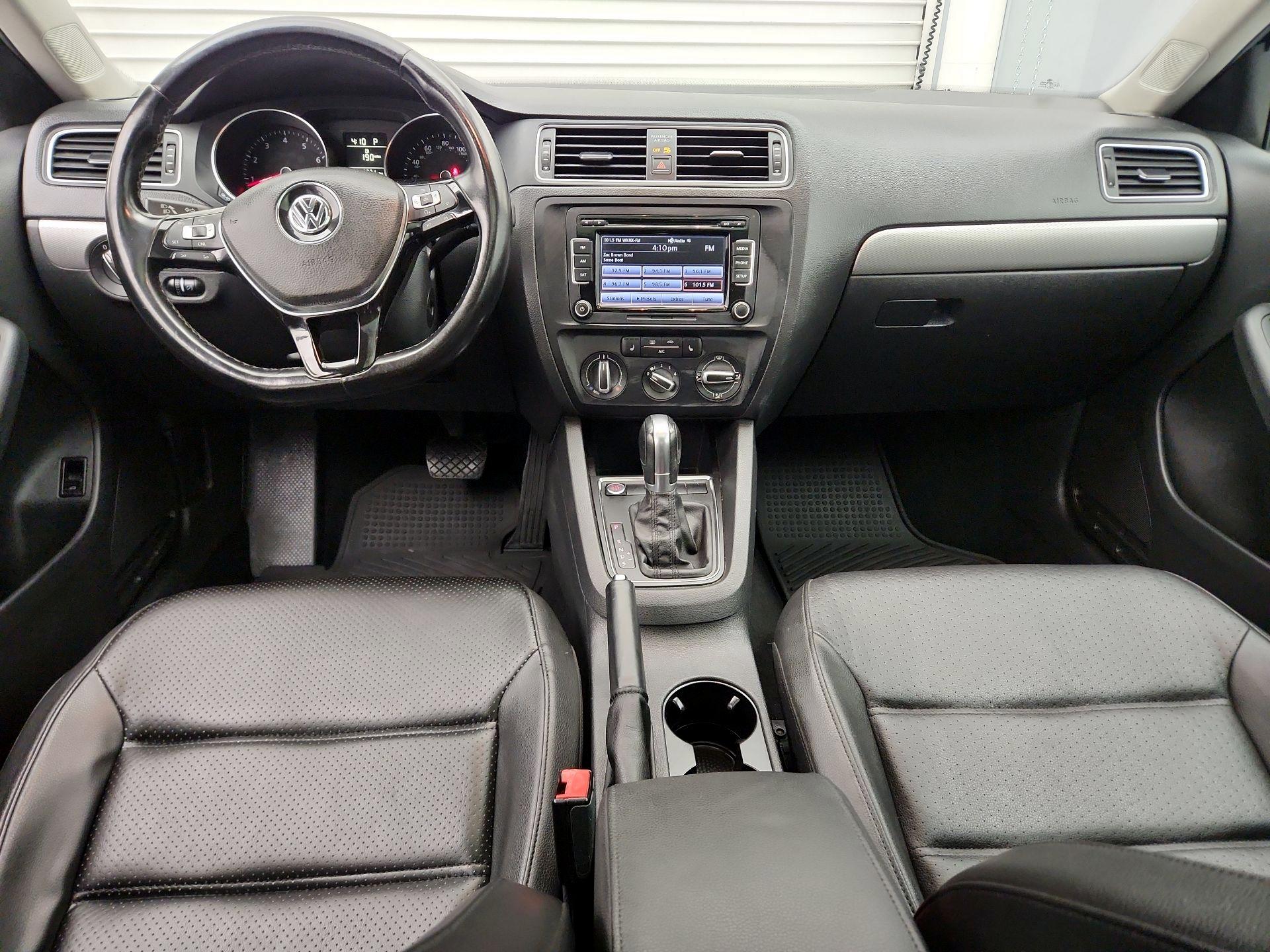 Thumbnail: 2015 Volkswagen Jetta - 9