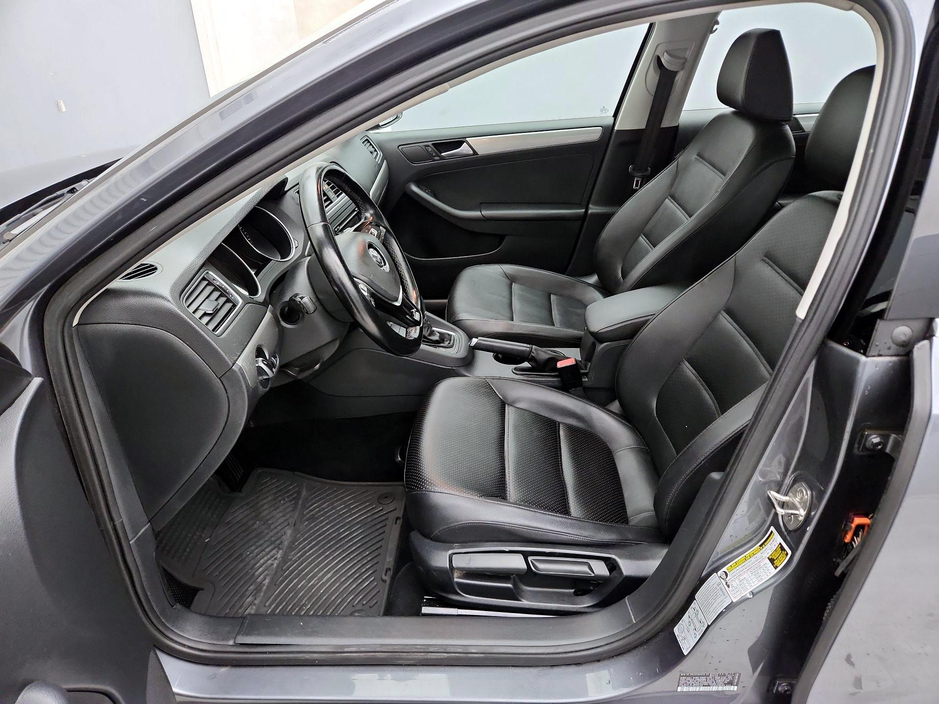 Thumbnail: 2015 Volkswagen Jetta - 11