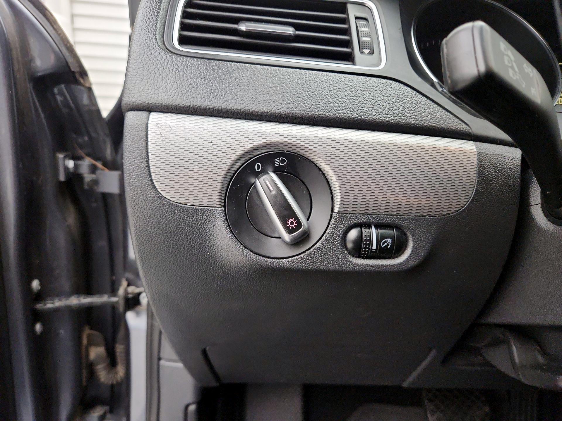 Thumbnail: 2015 Volkswagen Jetta - 13