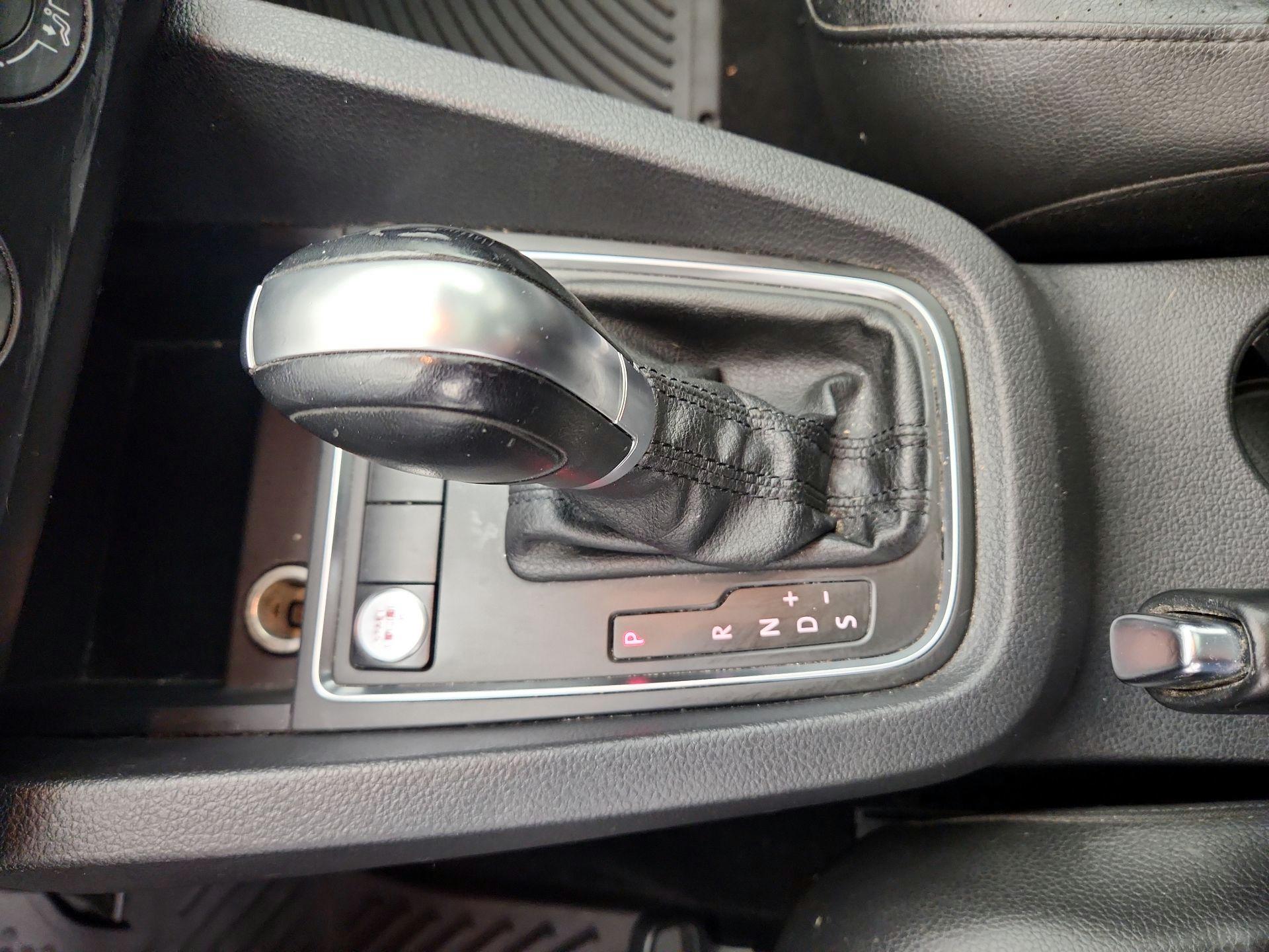 Thumbnail: 2015 Volkswagen Jetta - 17