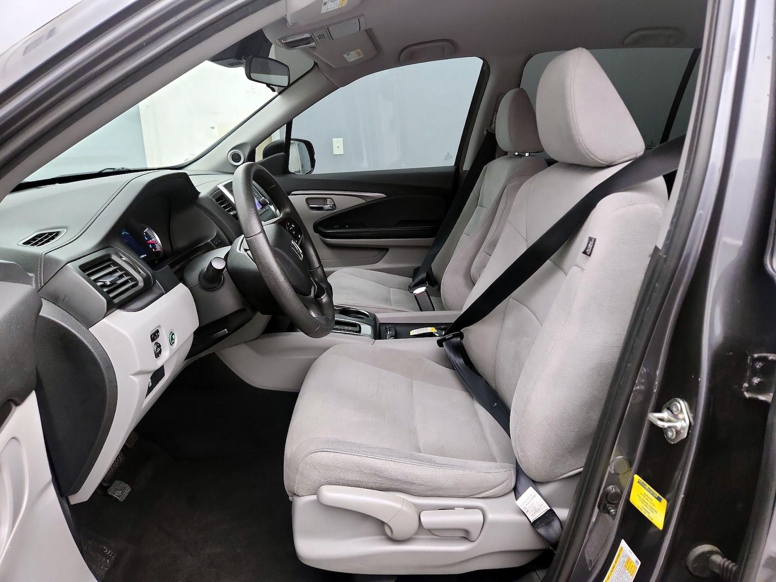 2019 Honda Pilot LX - Photo 12