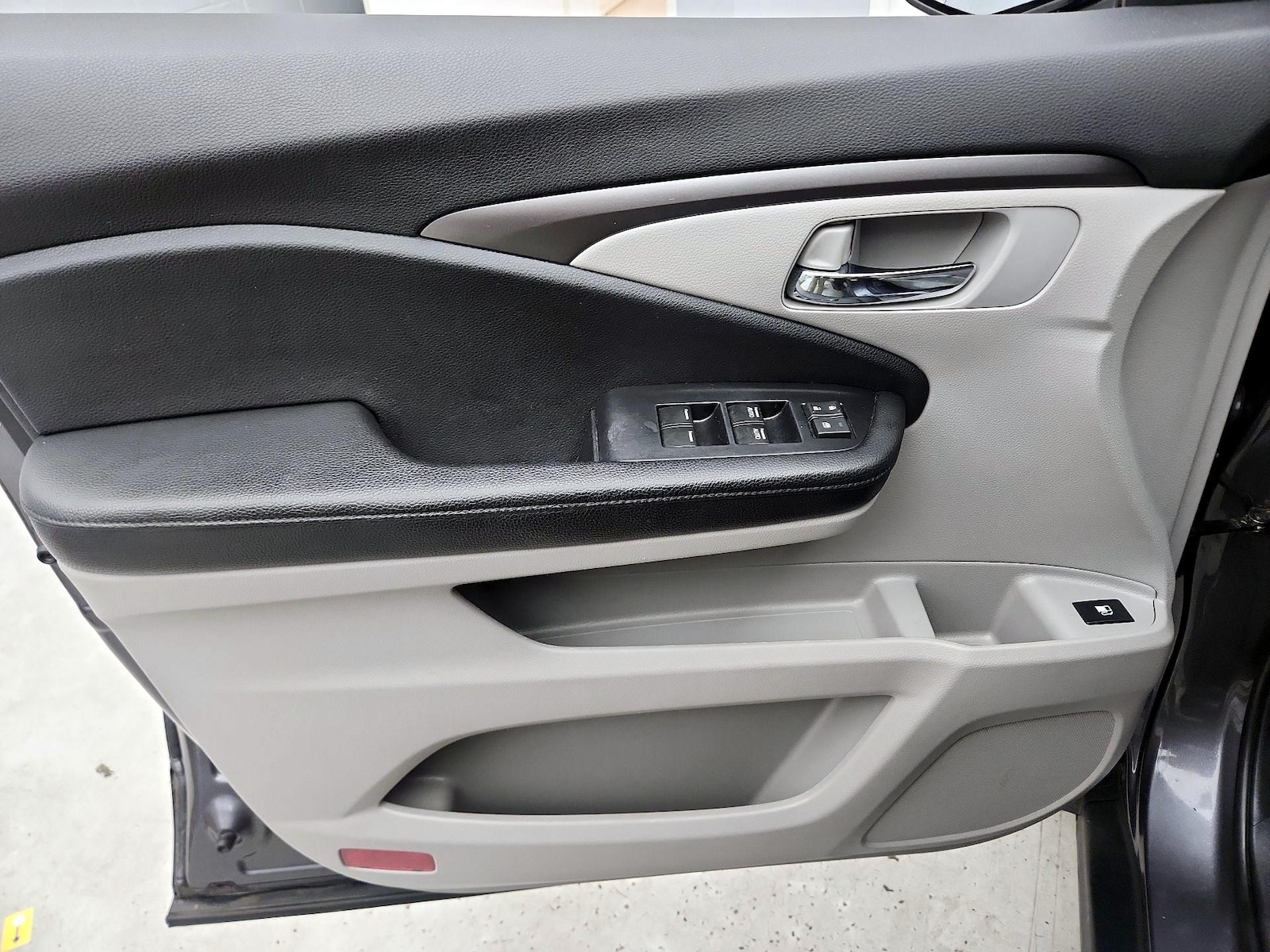 2019 Honda Pilot LX - Photo 13