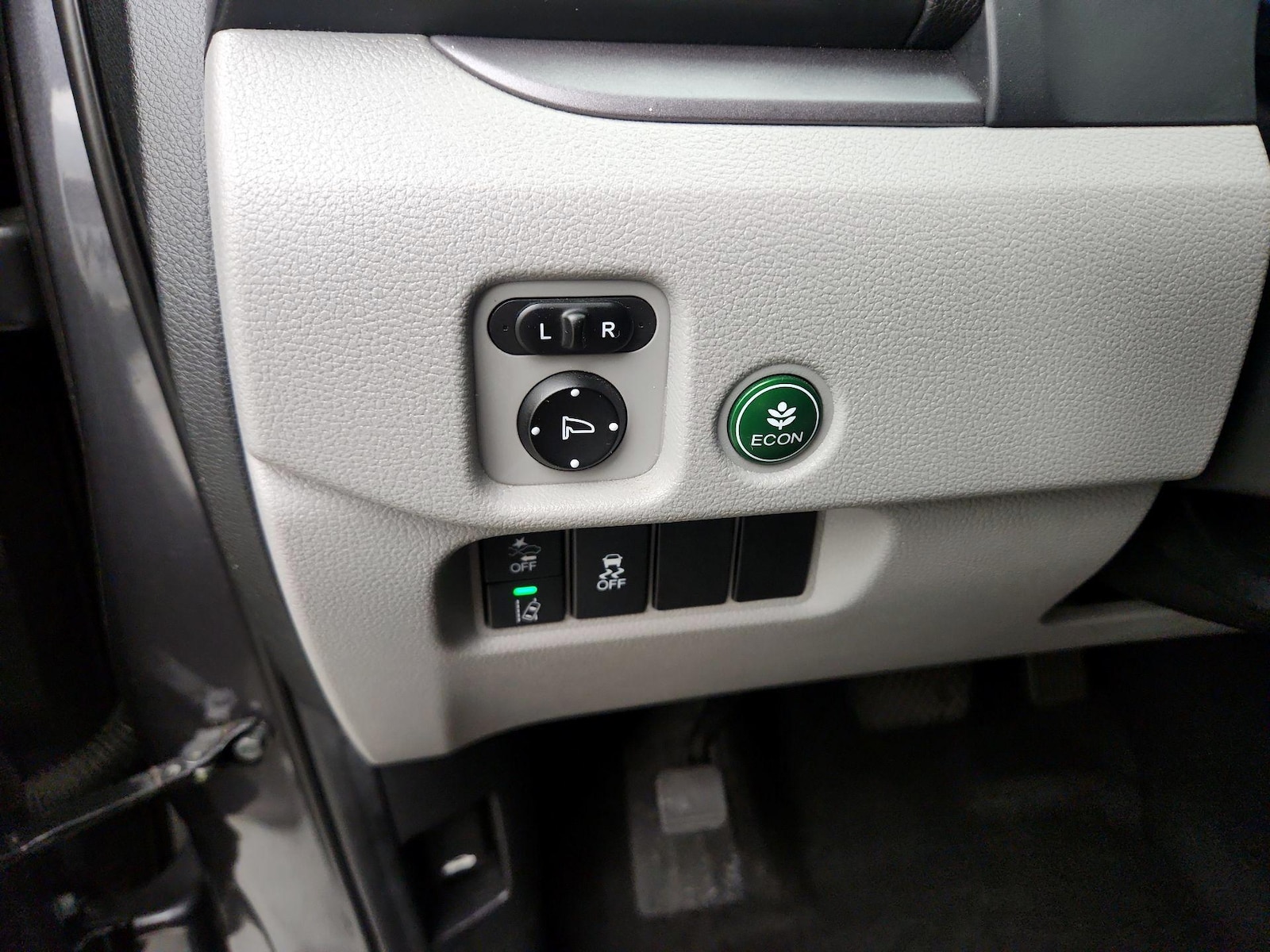 2019 Honda Pilot LX - Photo 14