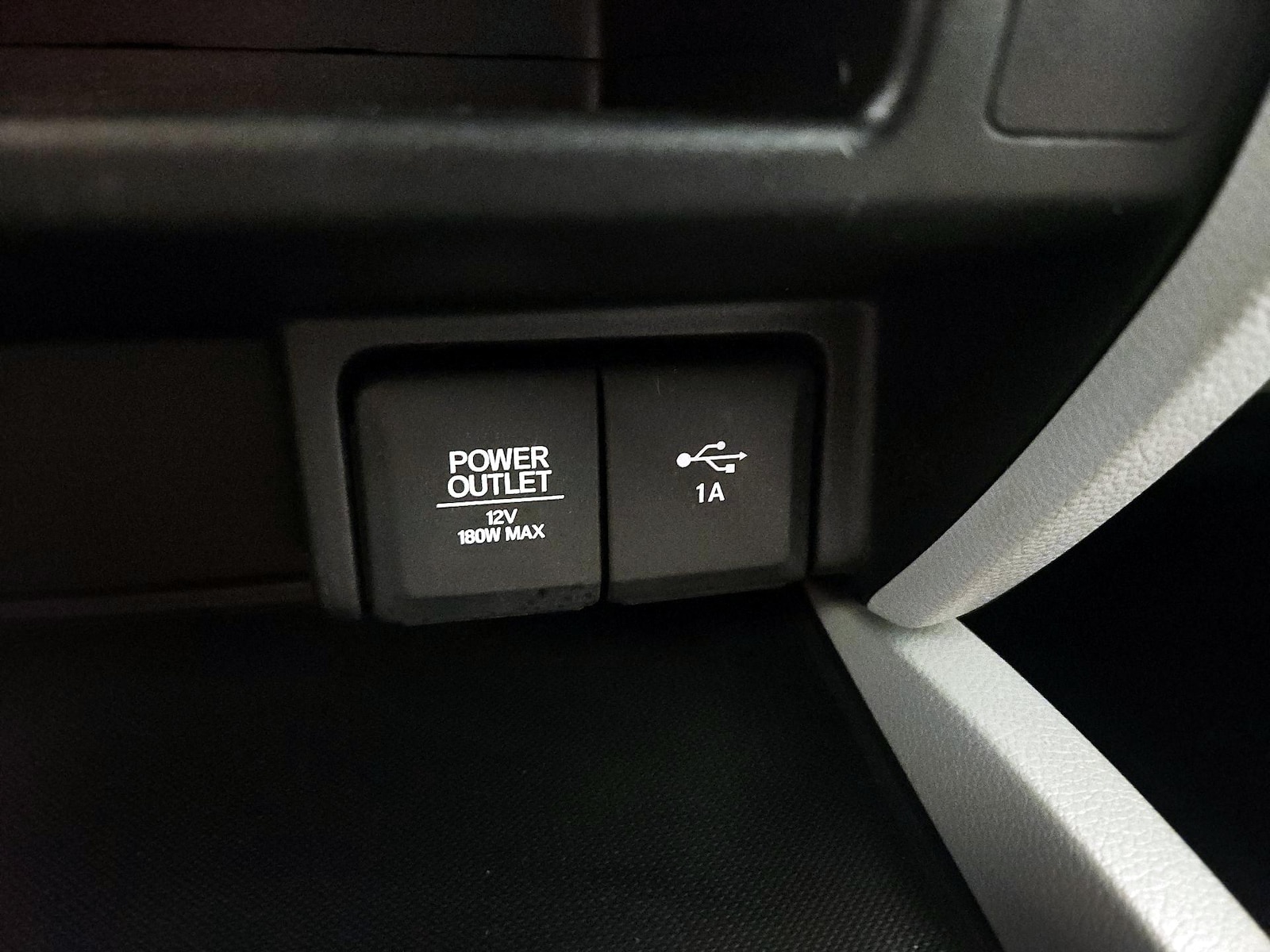 2019 Honda Pilot LX - Photo 19