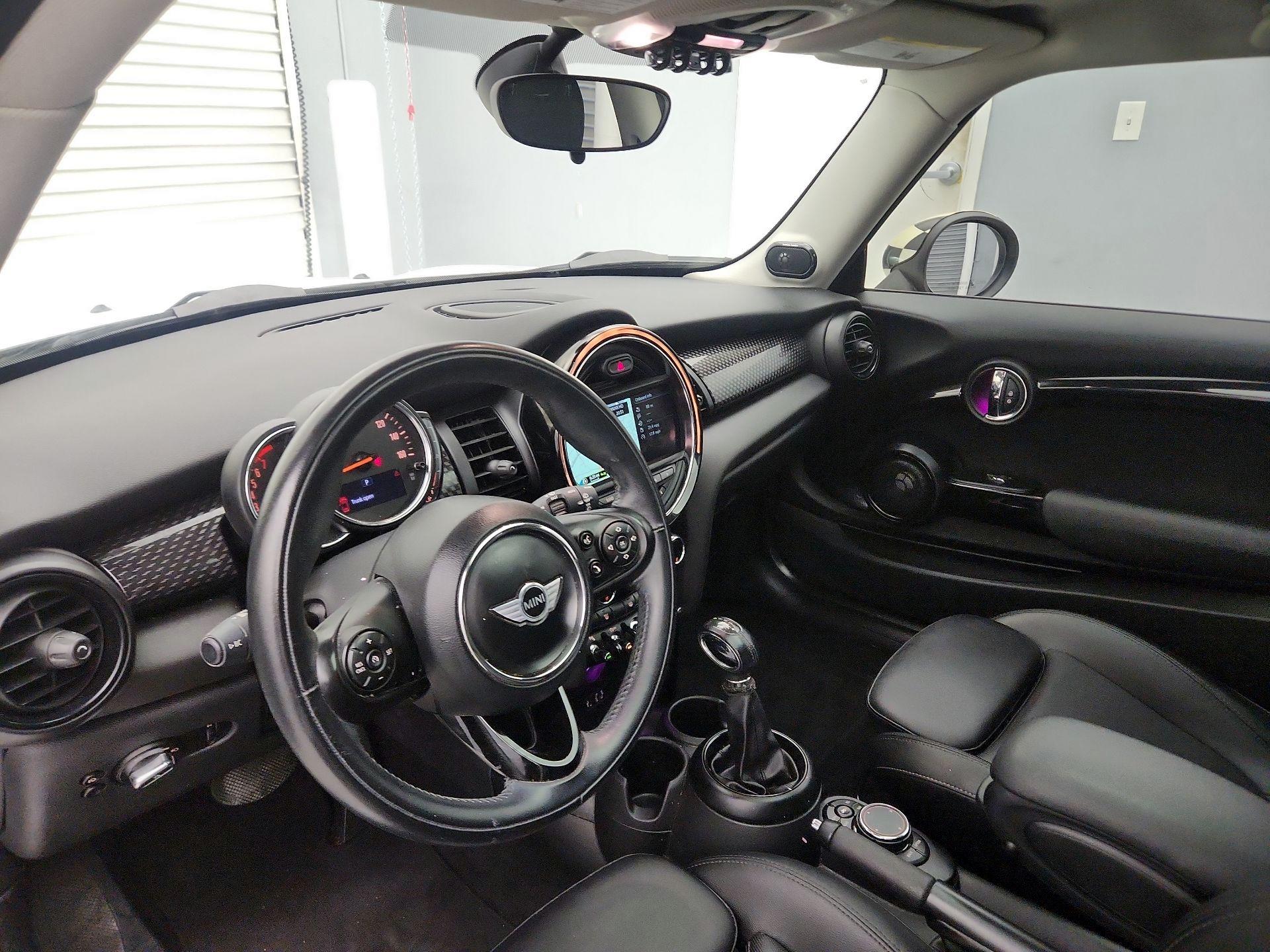 Thumbnail: 2018 MINI Cooper Hardtop - 9