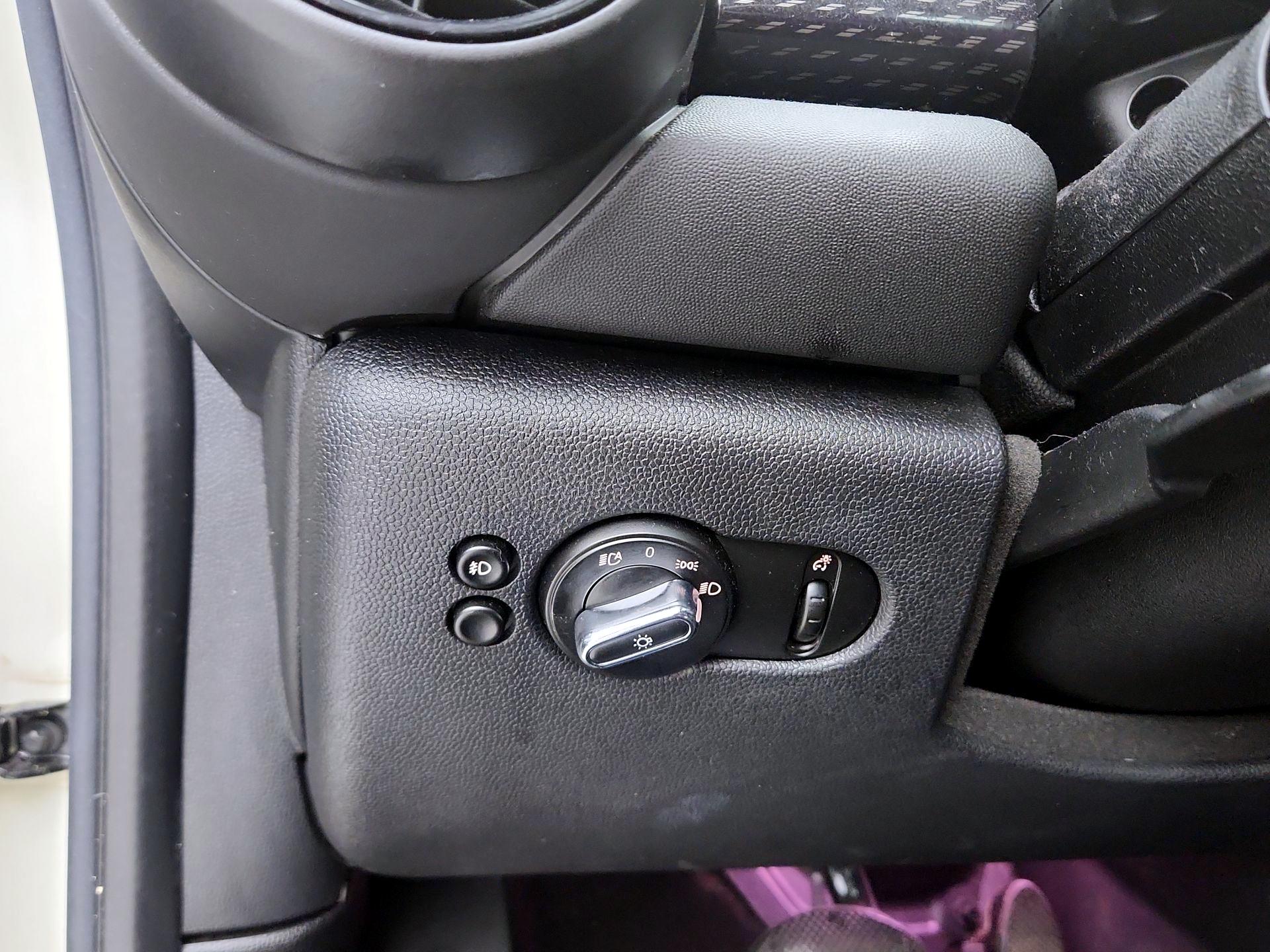 Thumbnail: 2018 MINI Cooper Hardtop - 13