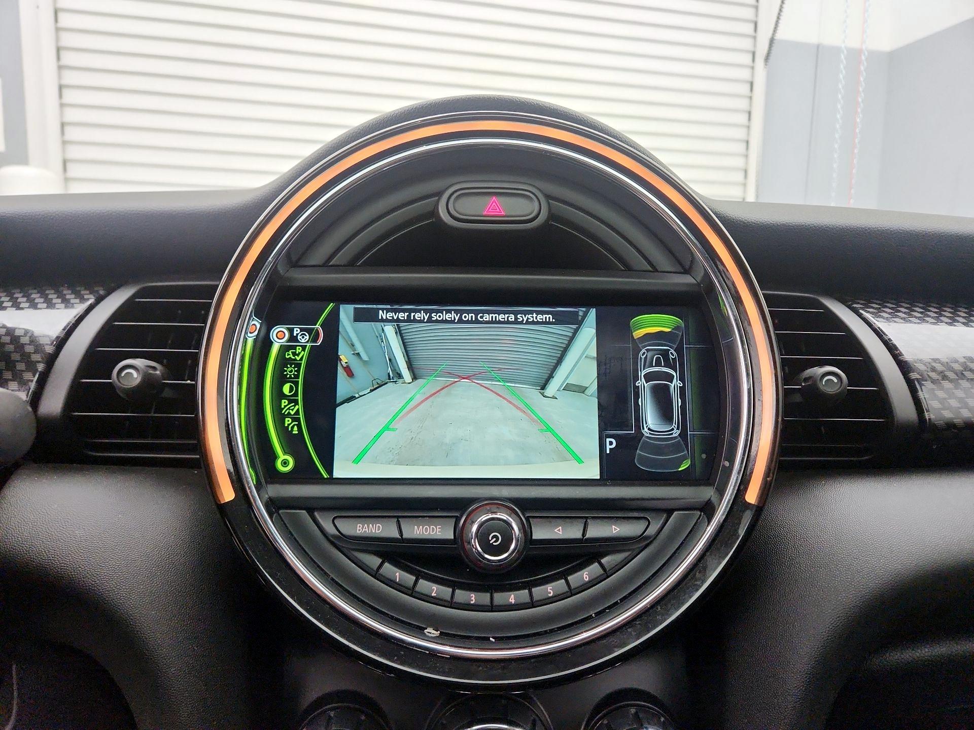 Thumbnail: 2018 MINI Cooper Hardtop - 15