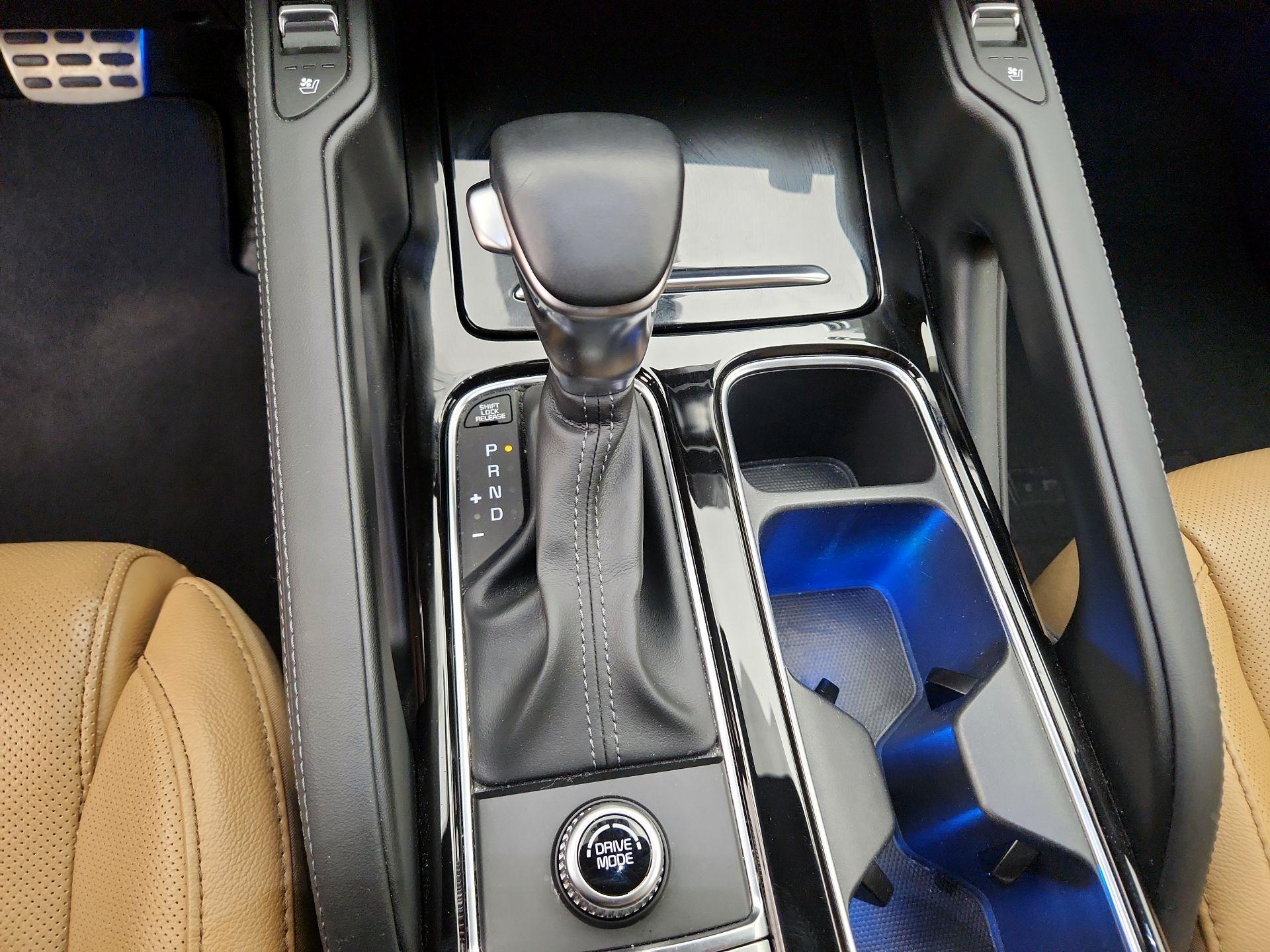 Thumbnail: 2020 Kia Telluride - 18