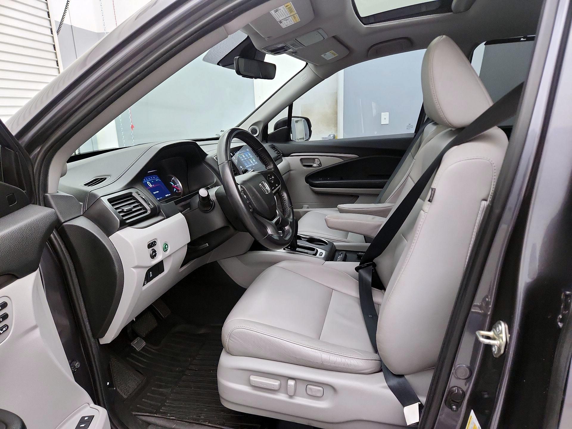 Thumbnail: 2020 Honda Pilot - 11