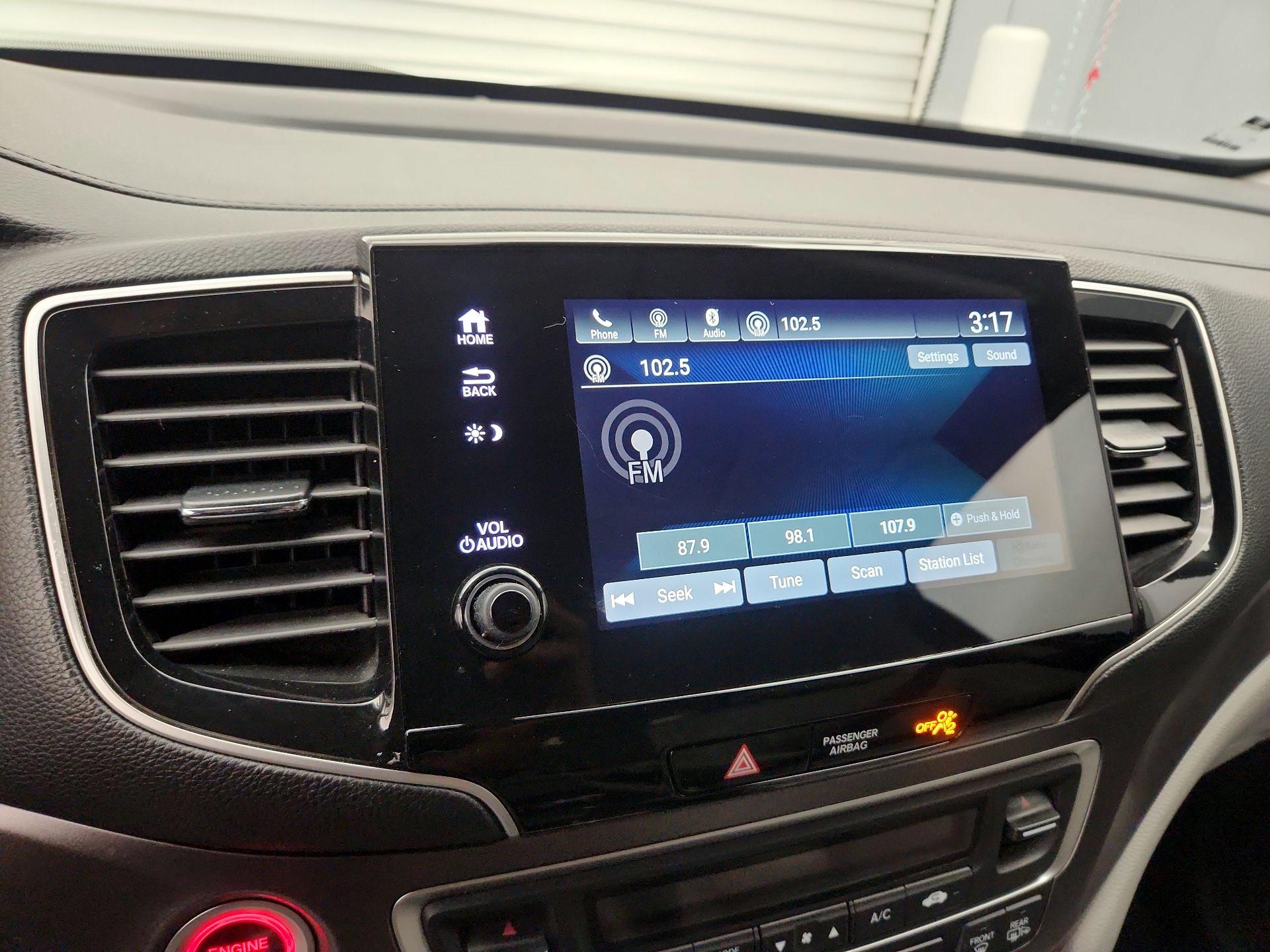 Thumbnail: 2020 Honda Pilot - 15