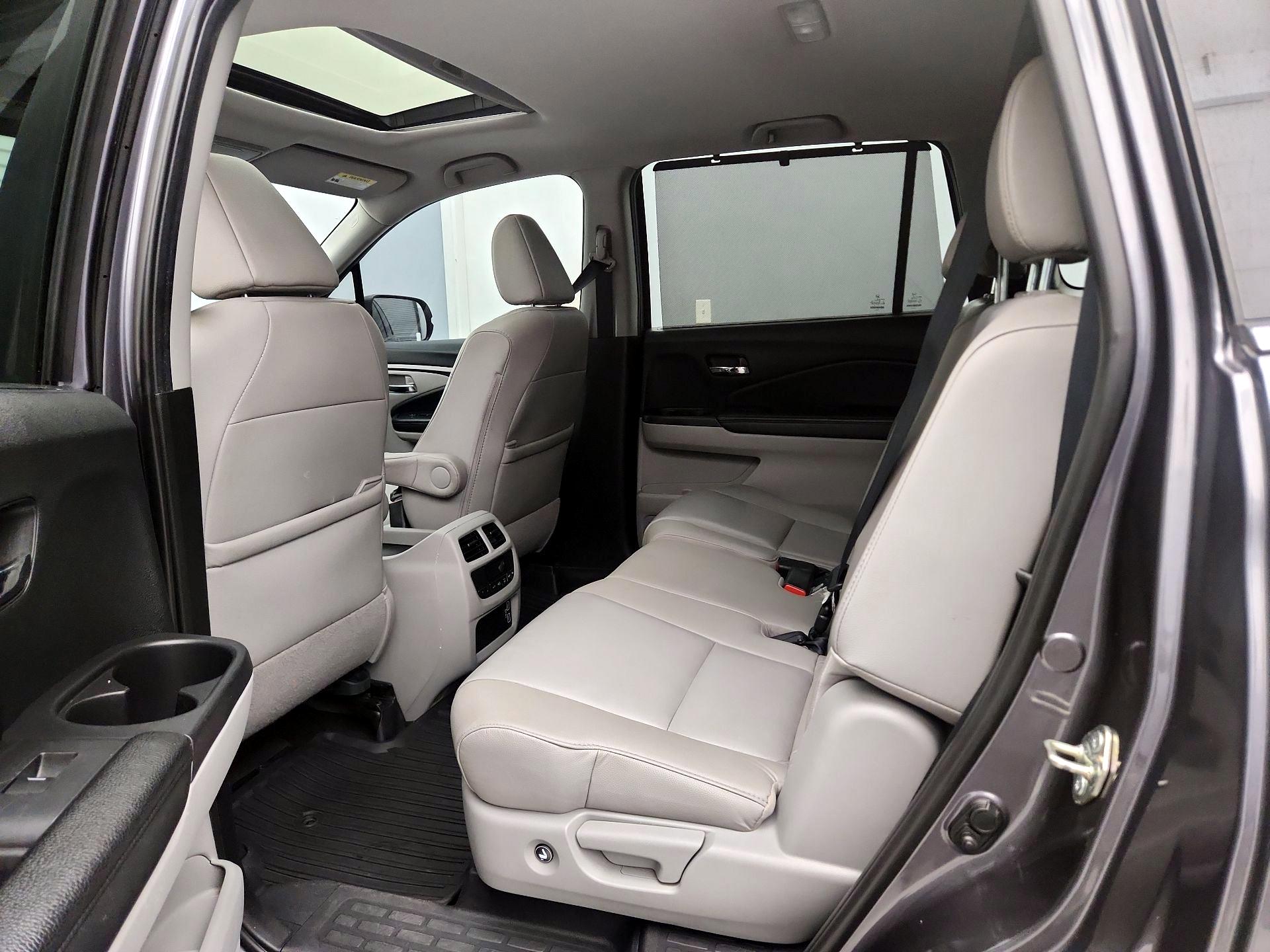 Thumbnail: 2020 Honda Pilot - 20