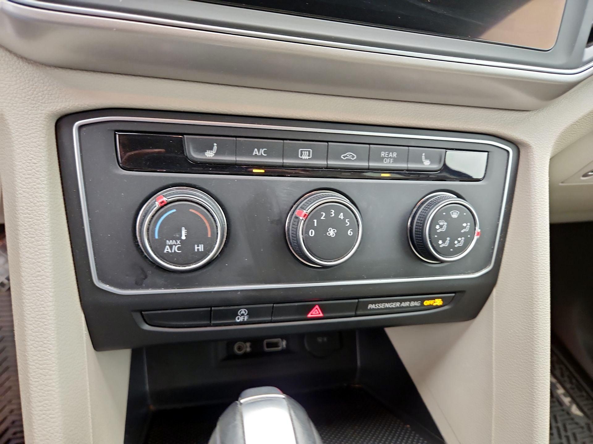 Thumbnail: 2018 Volkswagen Atlas - 16