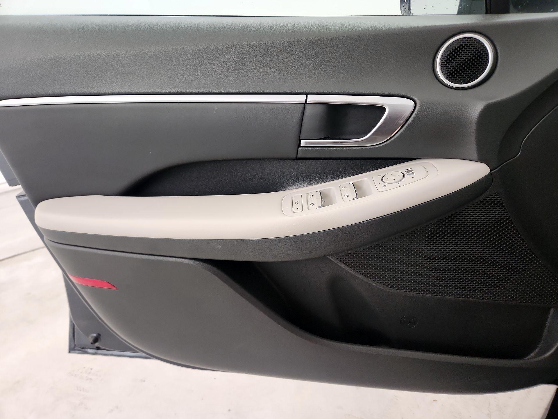 Thumbnail: 2023 Hyundai Sonata - 12