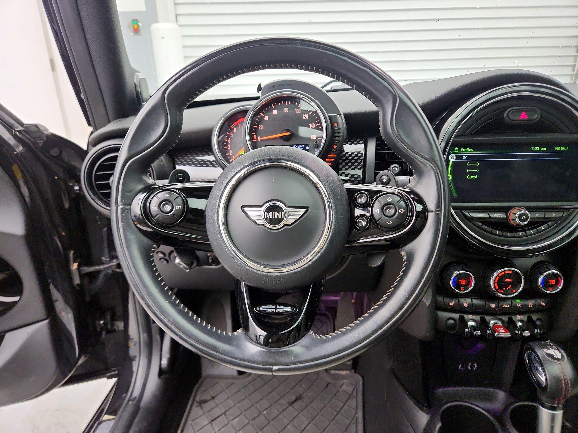 Thumbnail: 2017 MINI Cooper Hardtop - 10