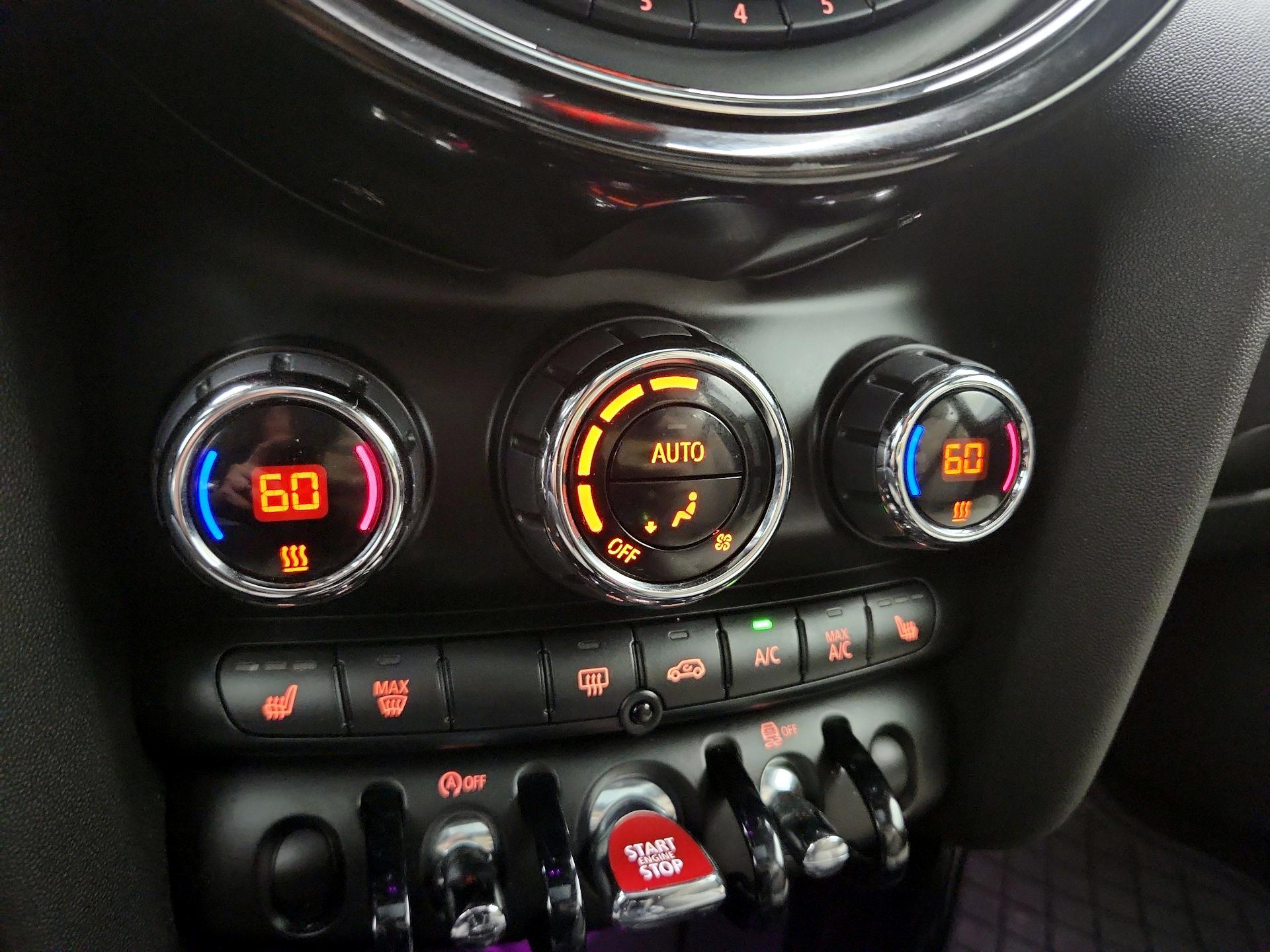 Thumbnail: 2017 MINI Cooper Hardtop - 16