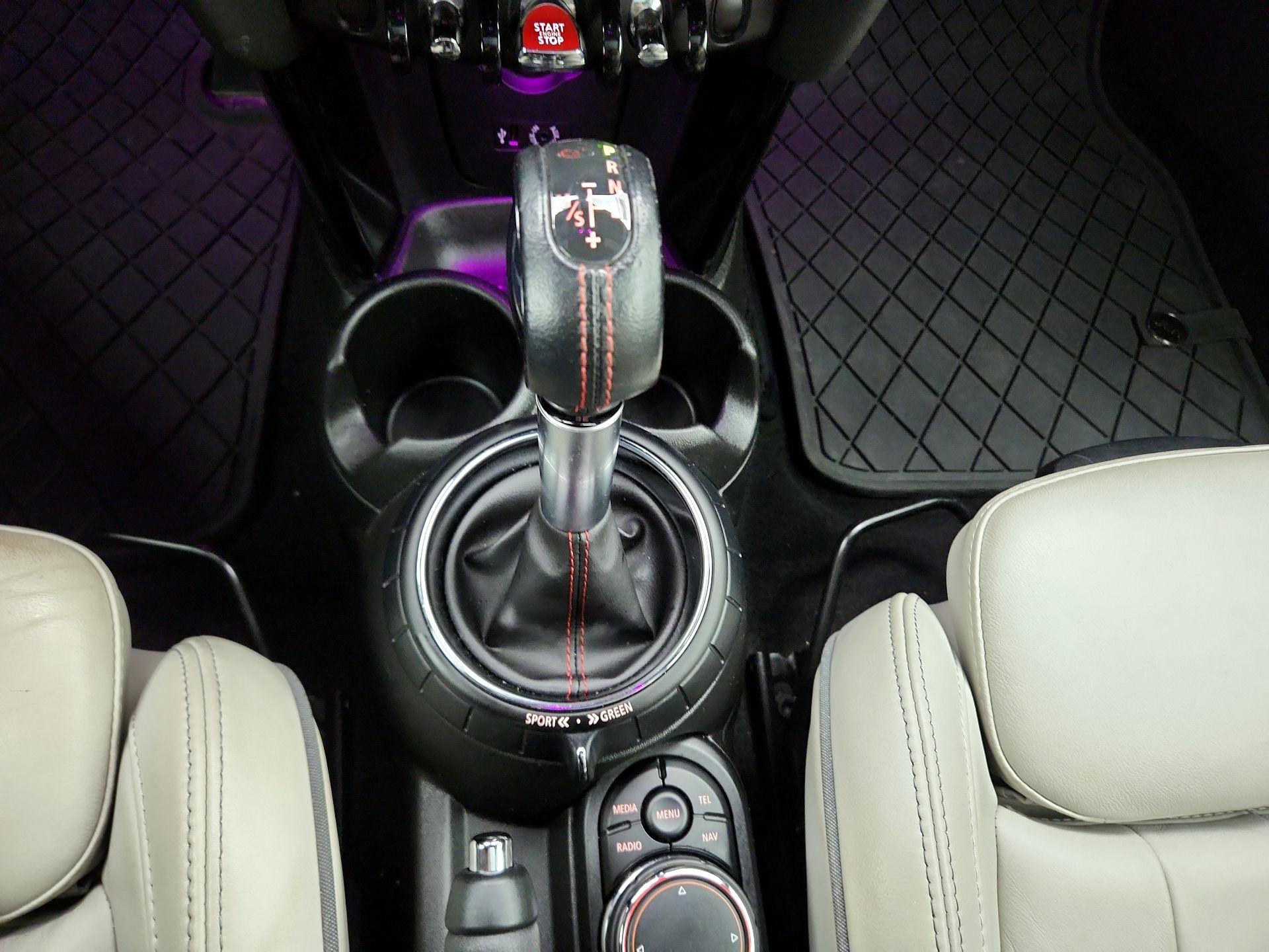 Thumbnail: 2017 MINI Cooper Hardtop - 17
