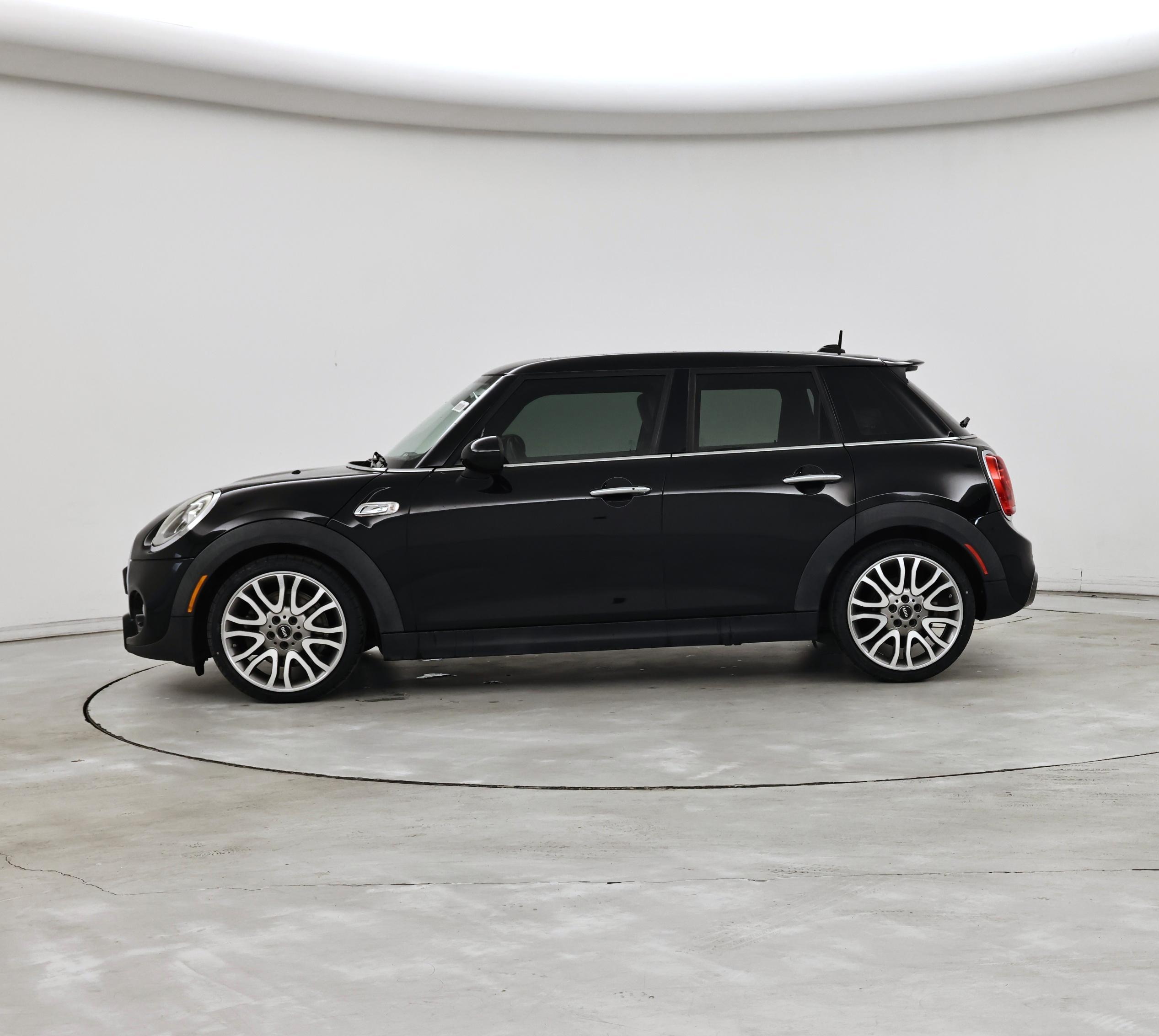 Thumbnail: 2017 MINI Cooper Hardtop - 3